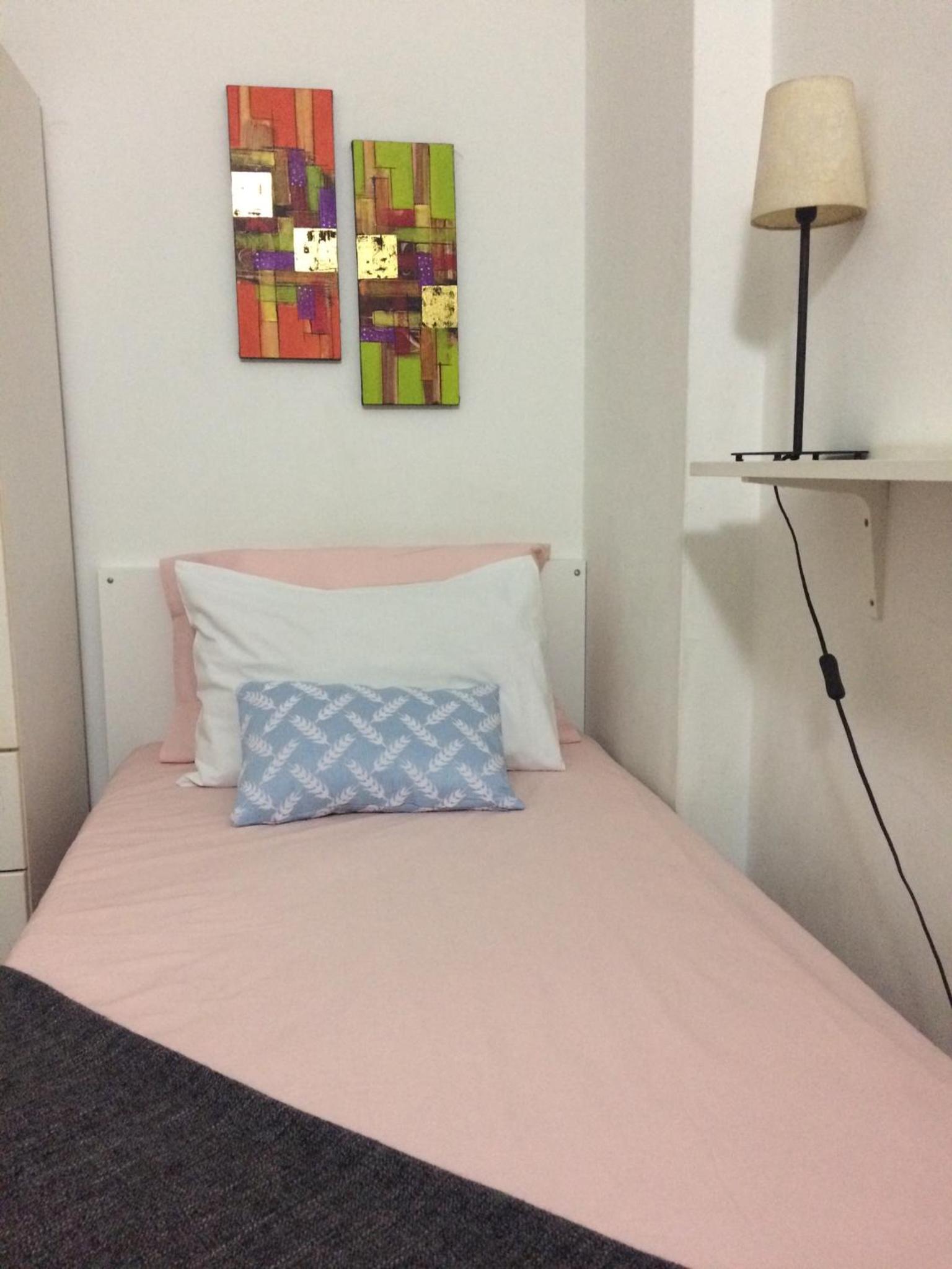 Cozy Little Room at Suria Kipark Damansara Apartment with Fully Equipped Kitchen and Laundry