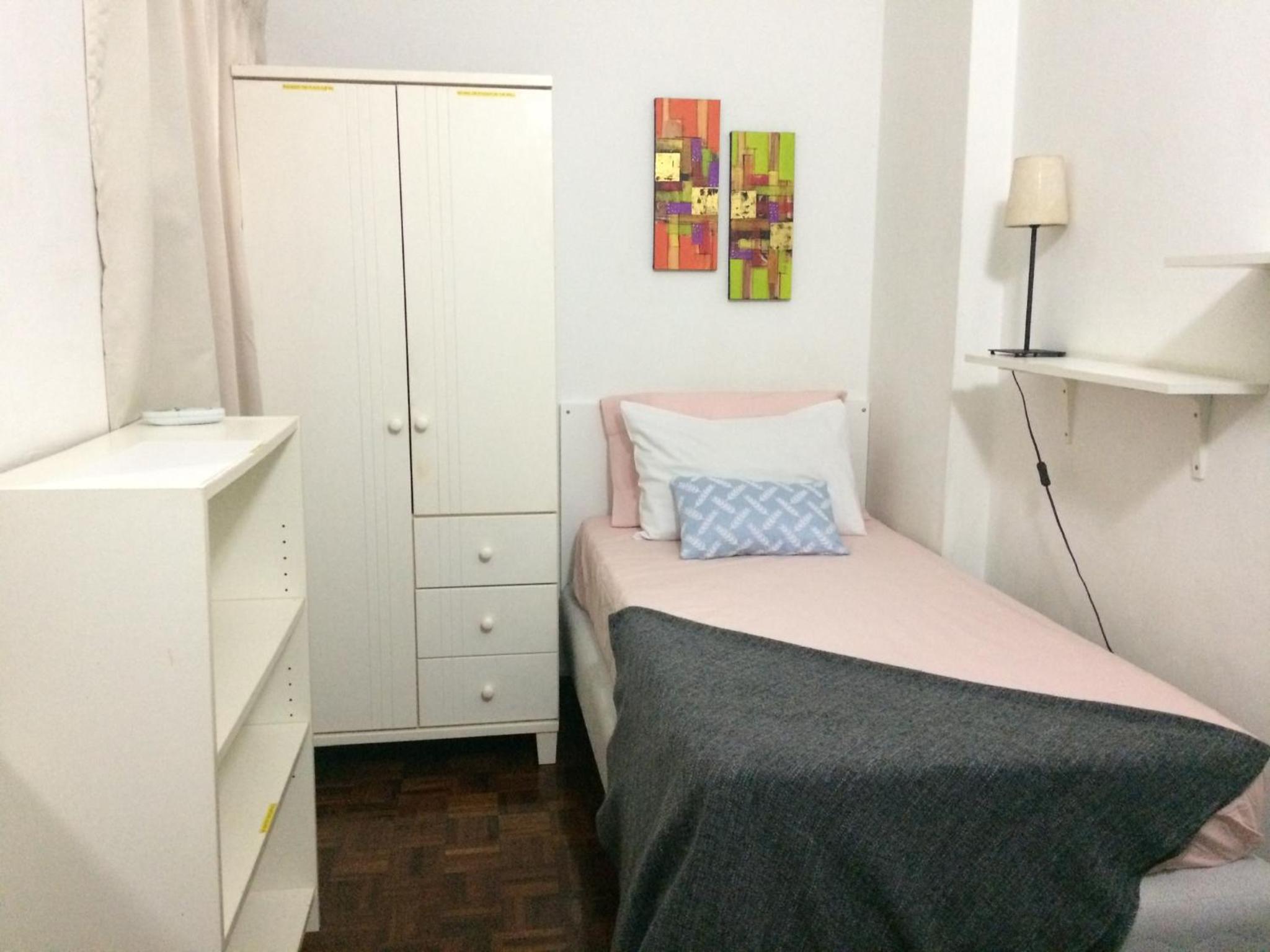 Cozy Little Room at Suria Kipark Damansara Apartment with Fully Equipped Kitchen and Laundry