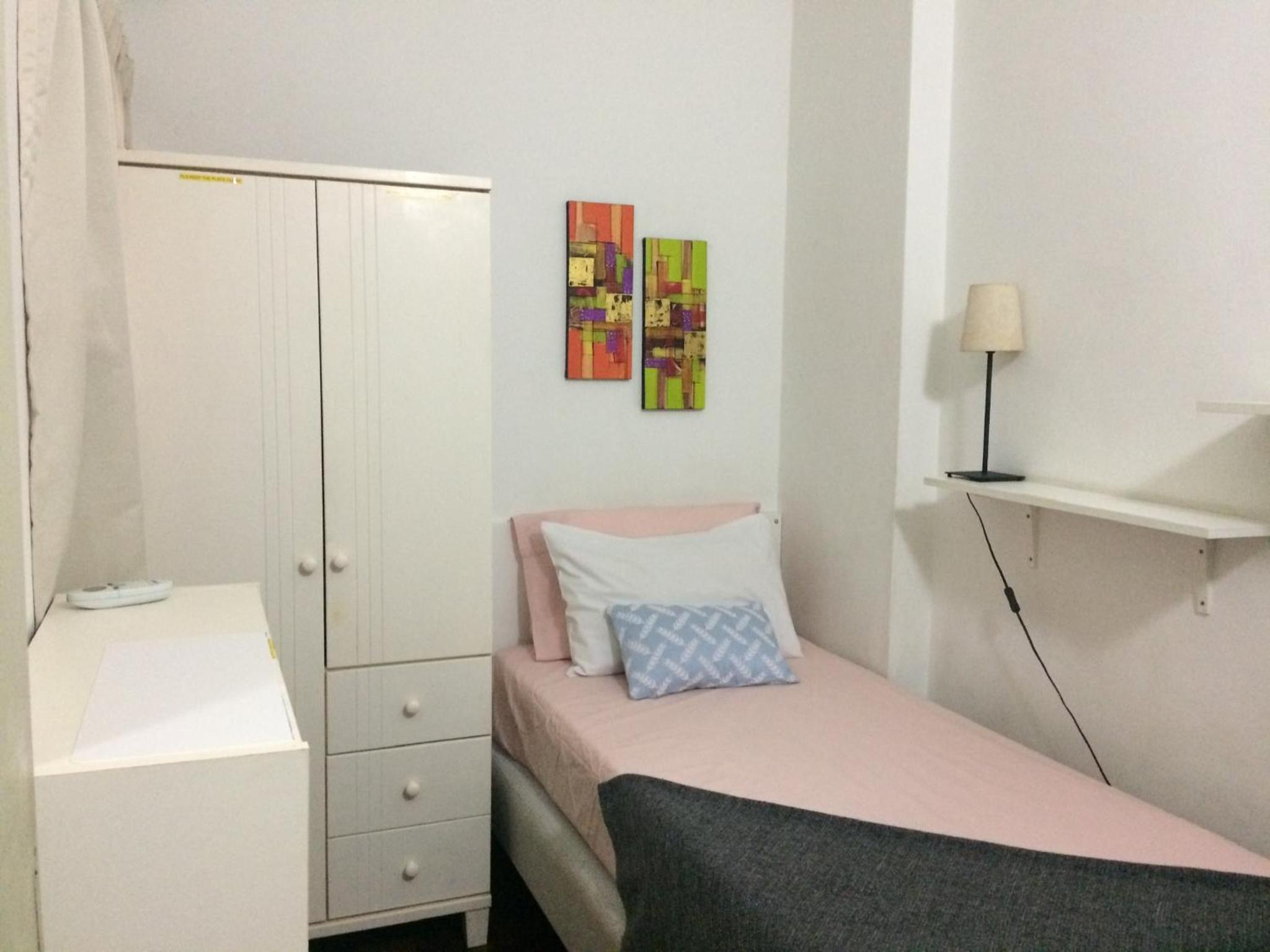 Cozy Little Room at Suria Kipark Damansara Apartment with Fully Equipped Kitchen and Laundry