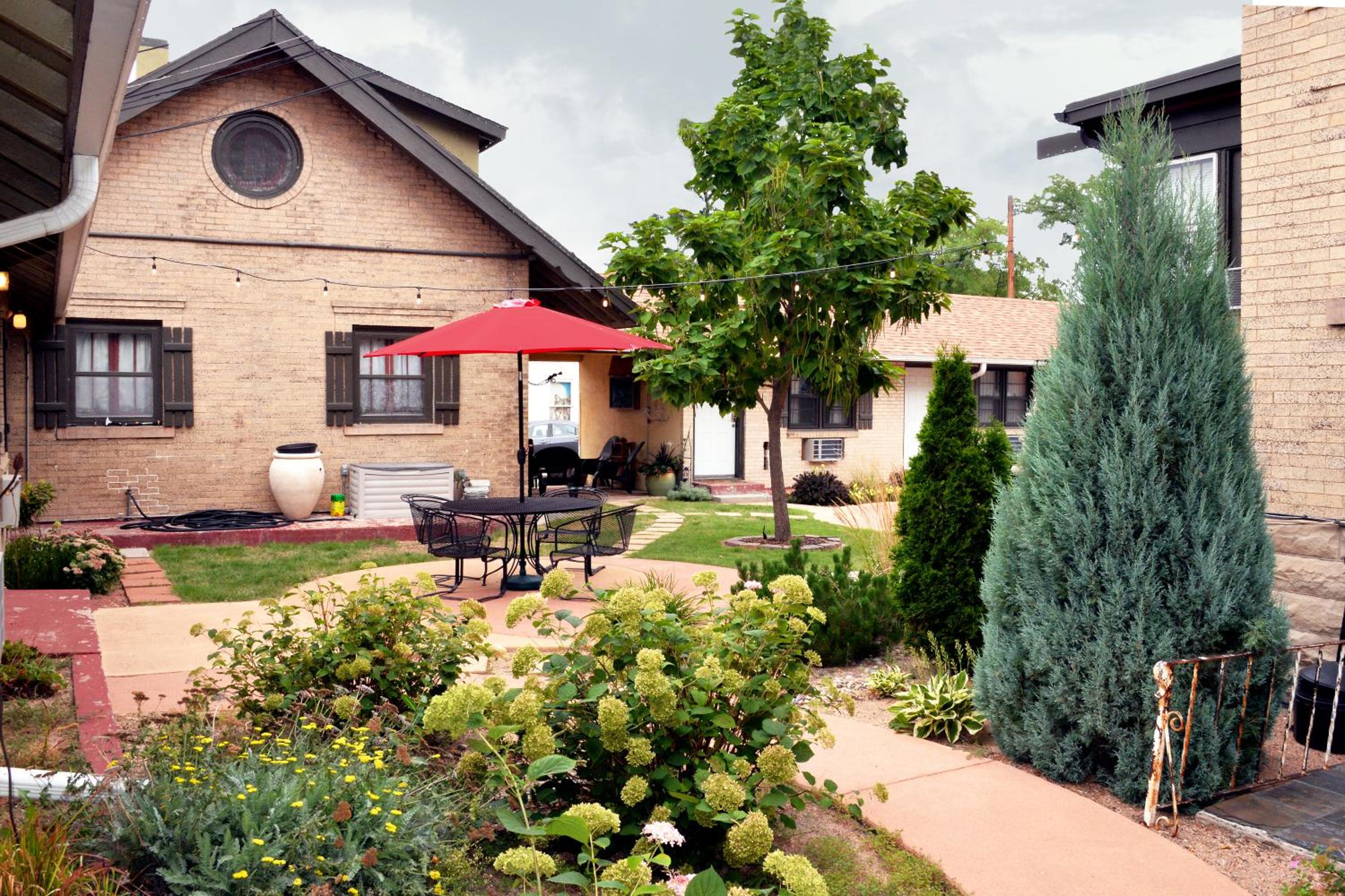 The Crest Motel, photo 12