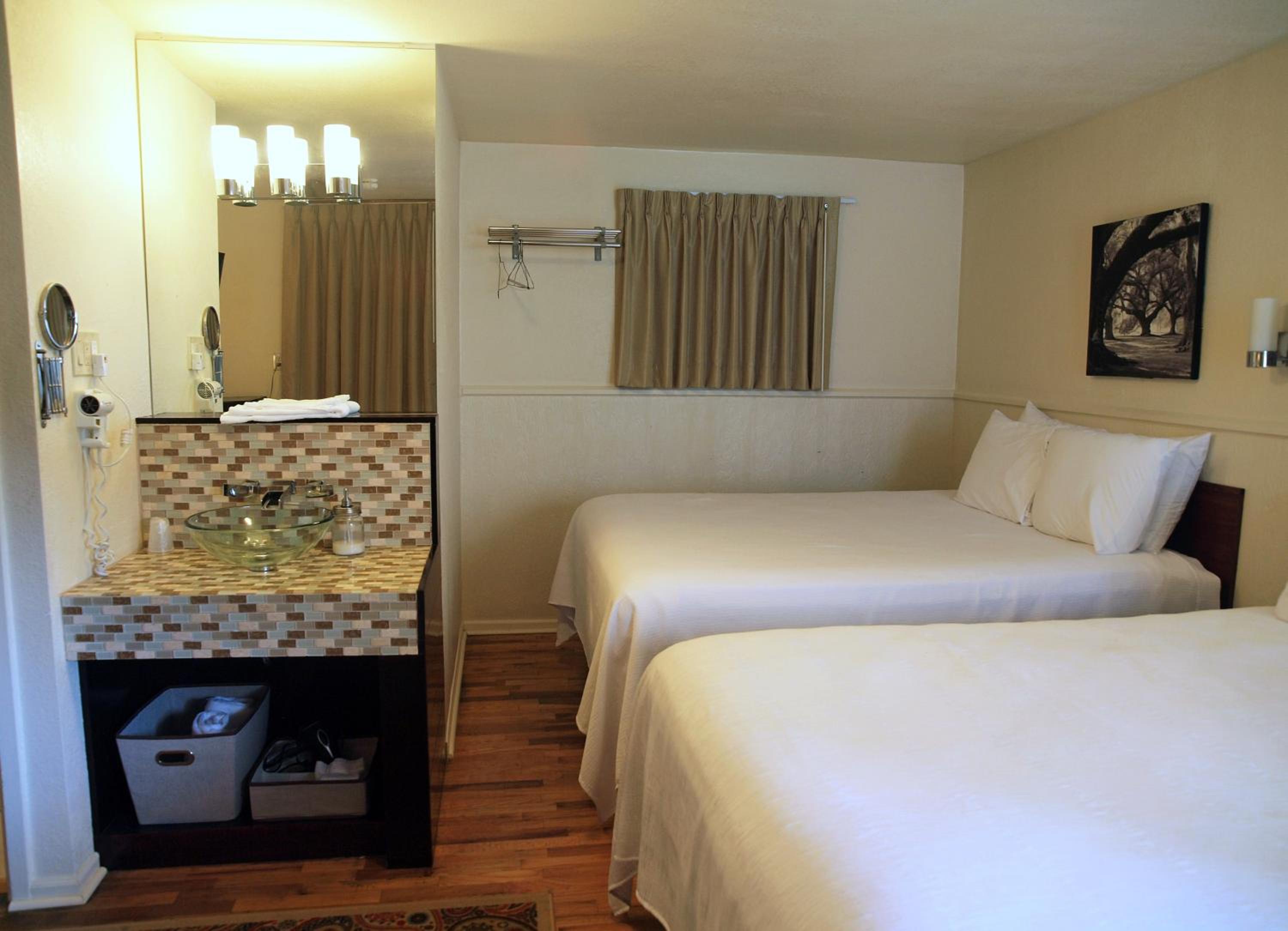 The Crest Motel, photo 35