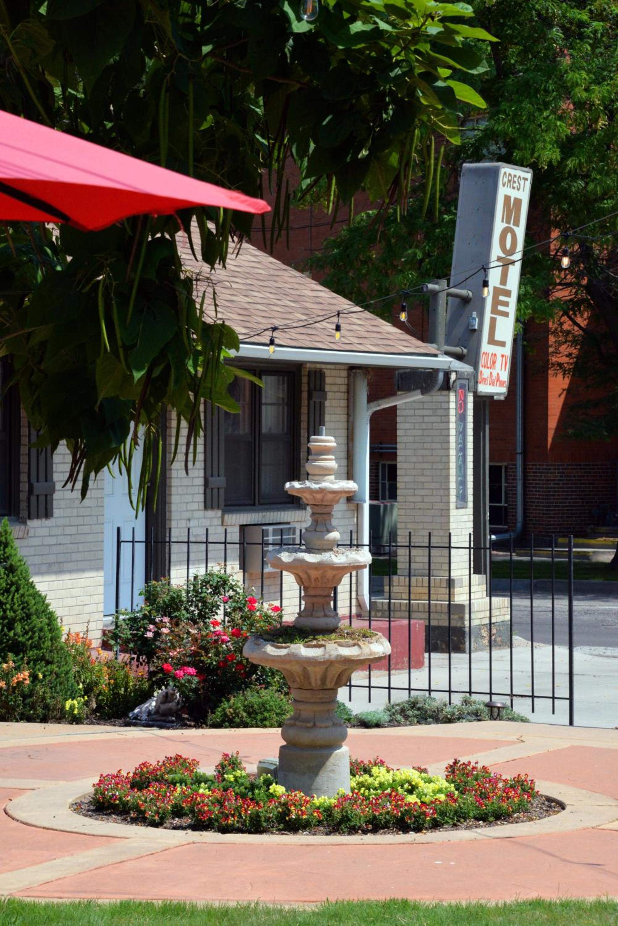 The Crest Motel, photo 37