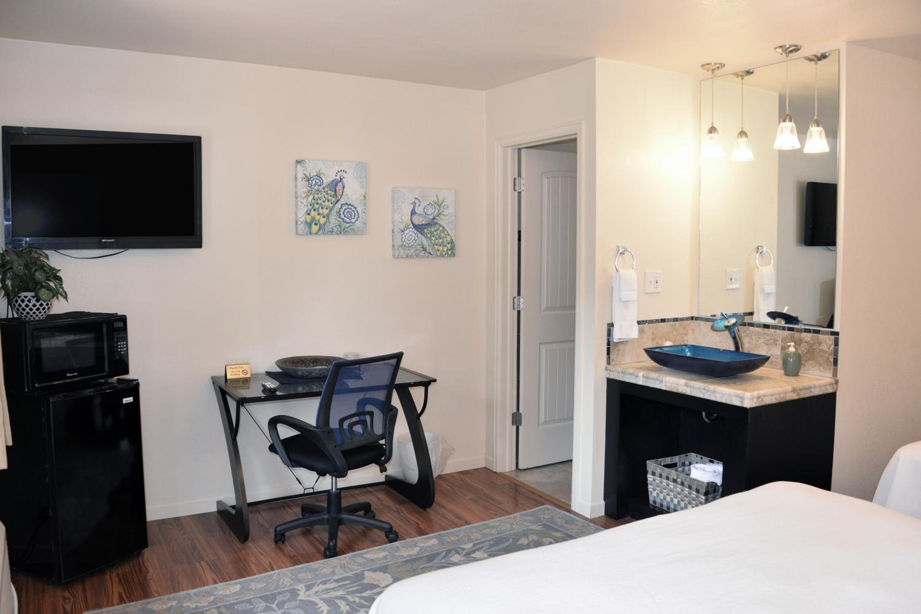 The Crest Motel, photo 26