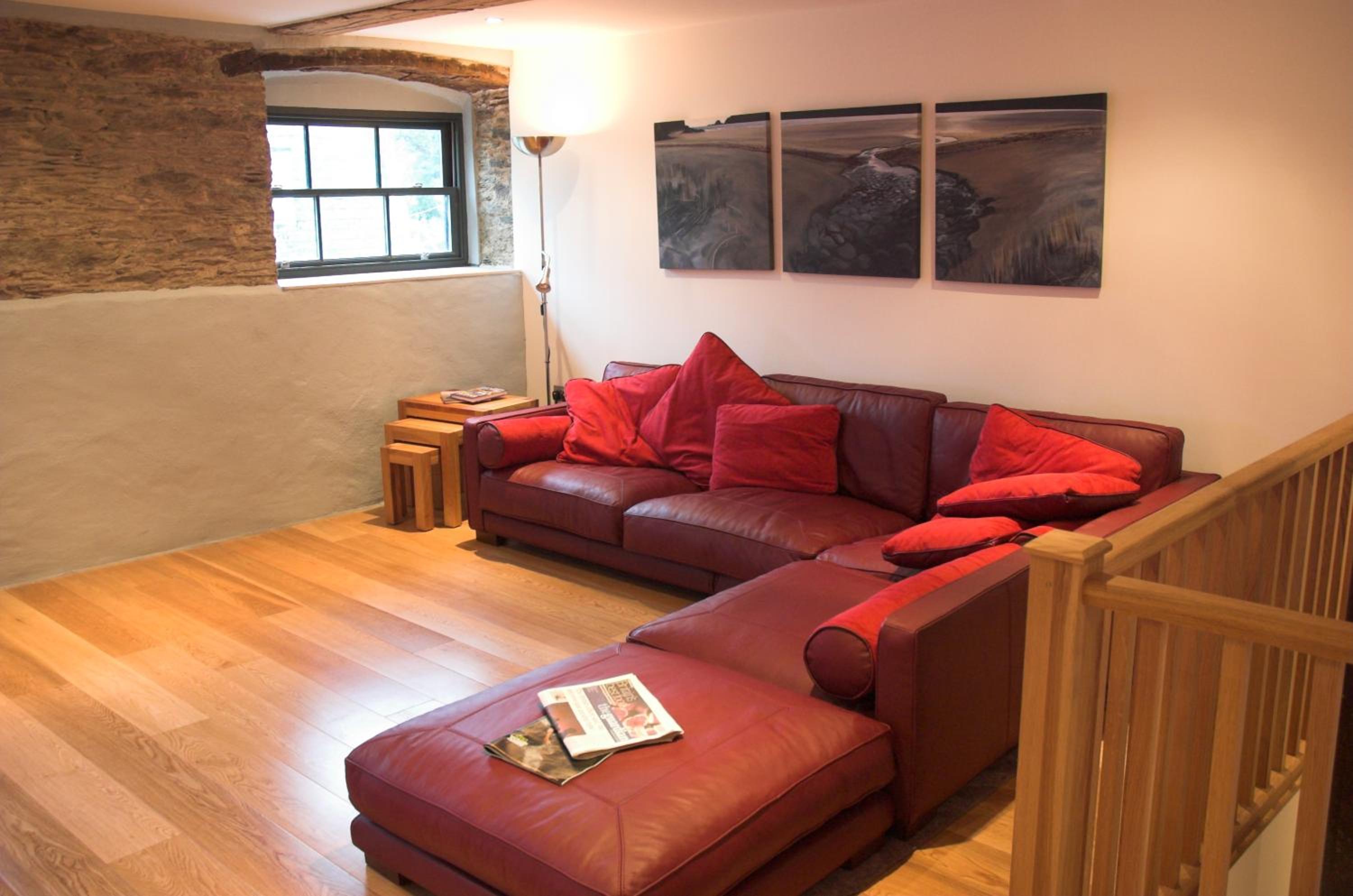 No1 The Pottery, Dartmouth view 4