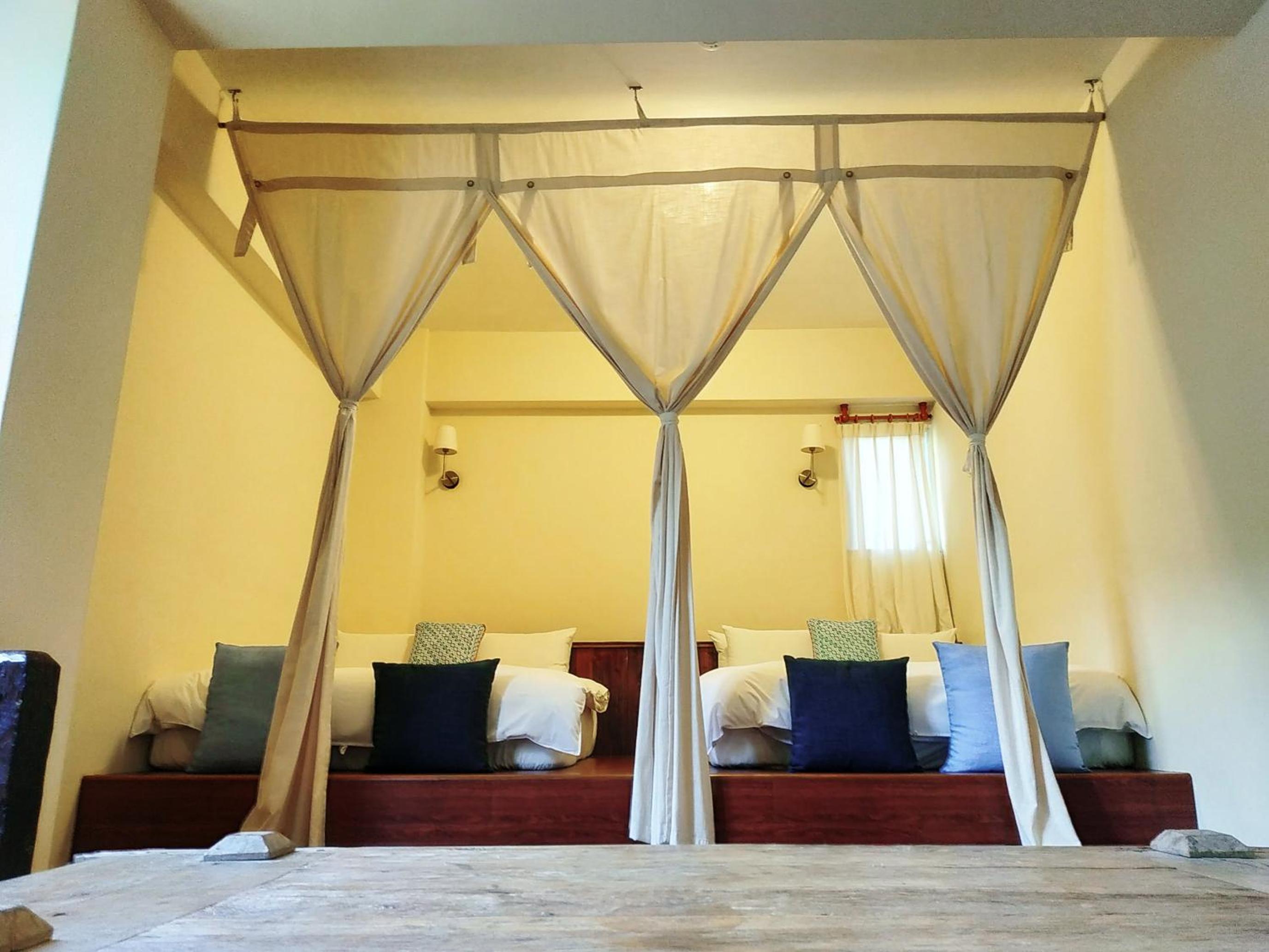 Cenacle B & B
