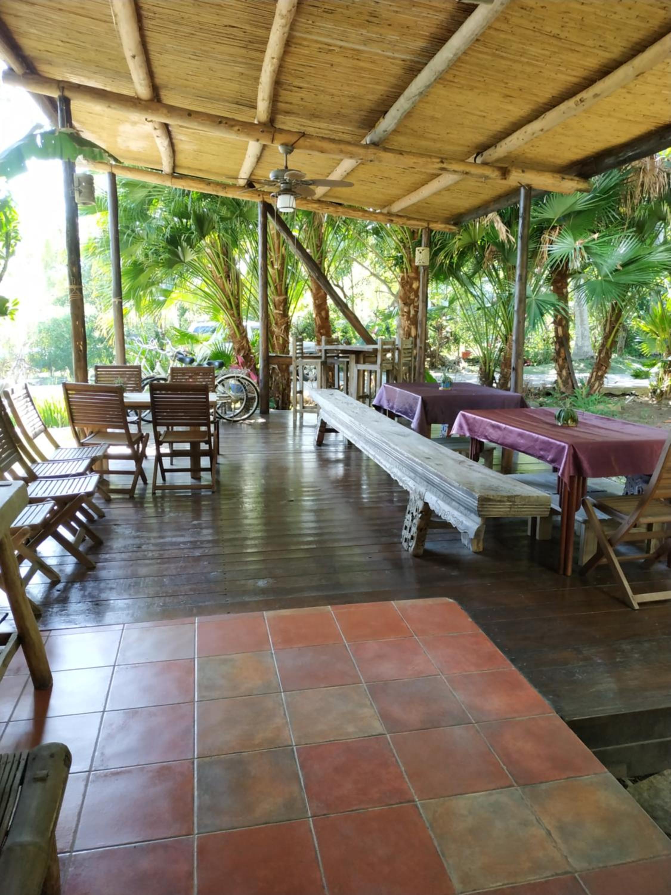 Cenacle B & B