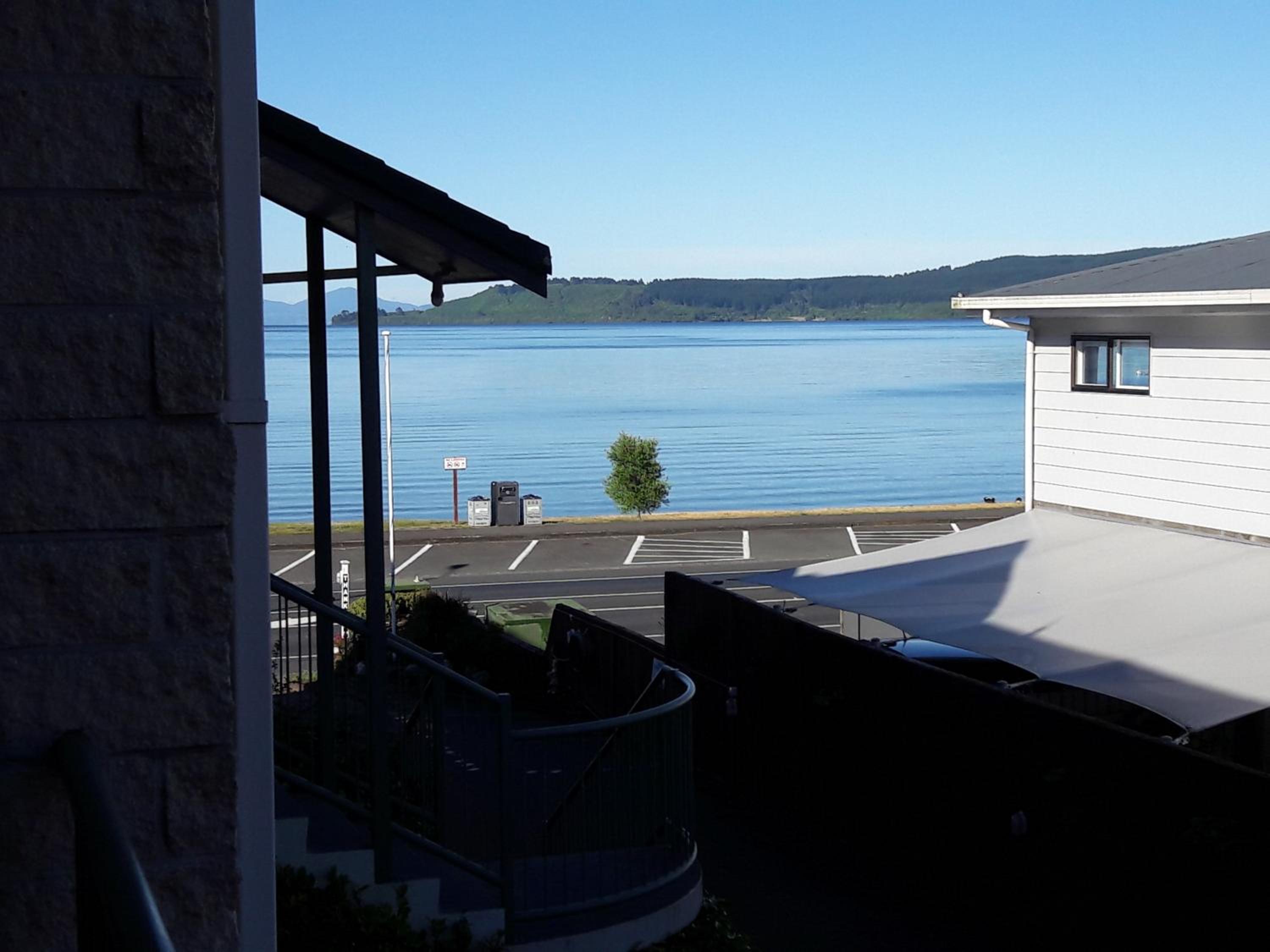 Colonial Lodge Motel view 4
