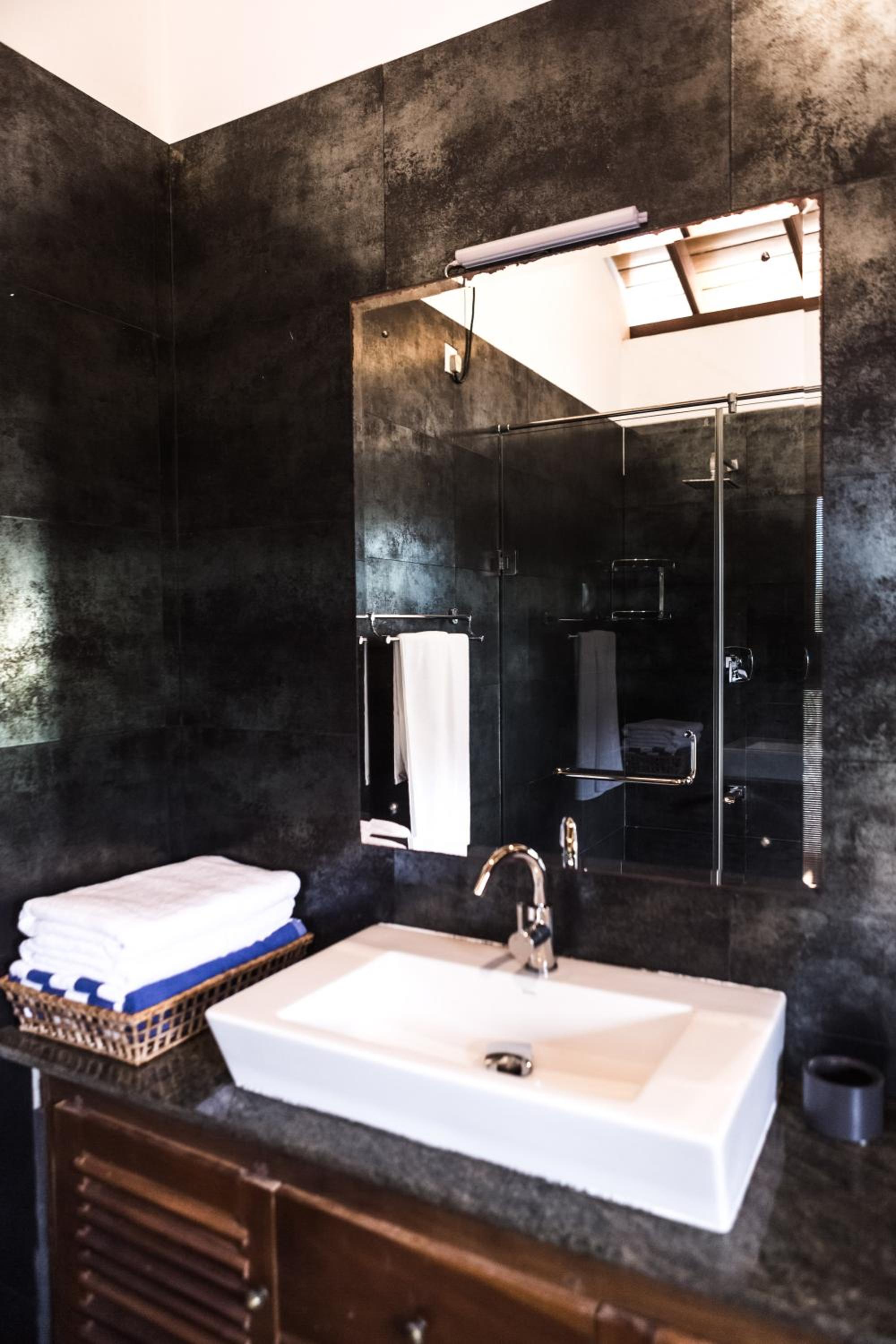 Villa White Queen Resort & Spa