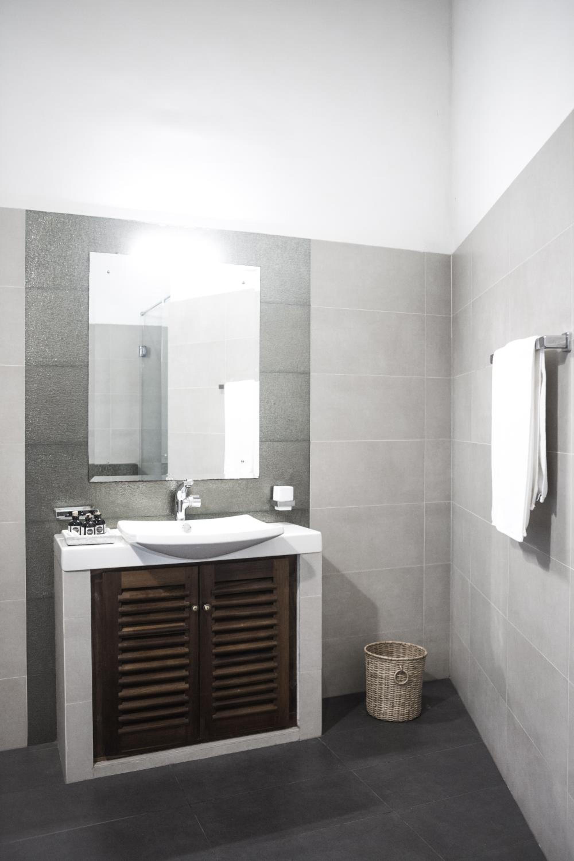 Villa White Queen Resort & Spa