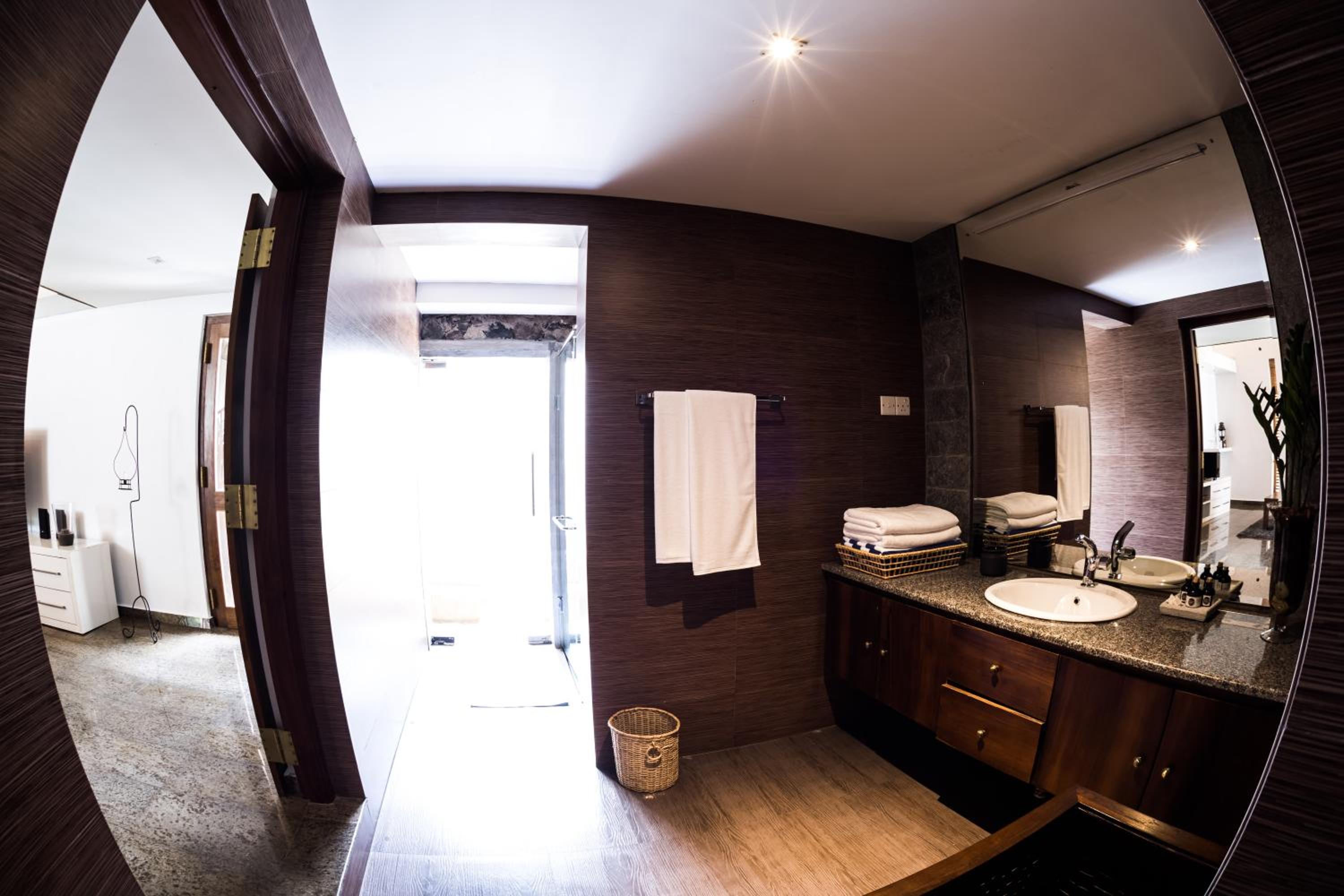 Villa White Queen Resort & Spa