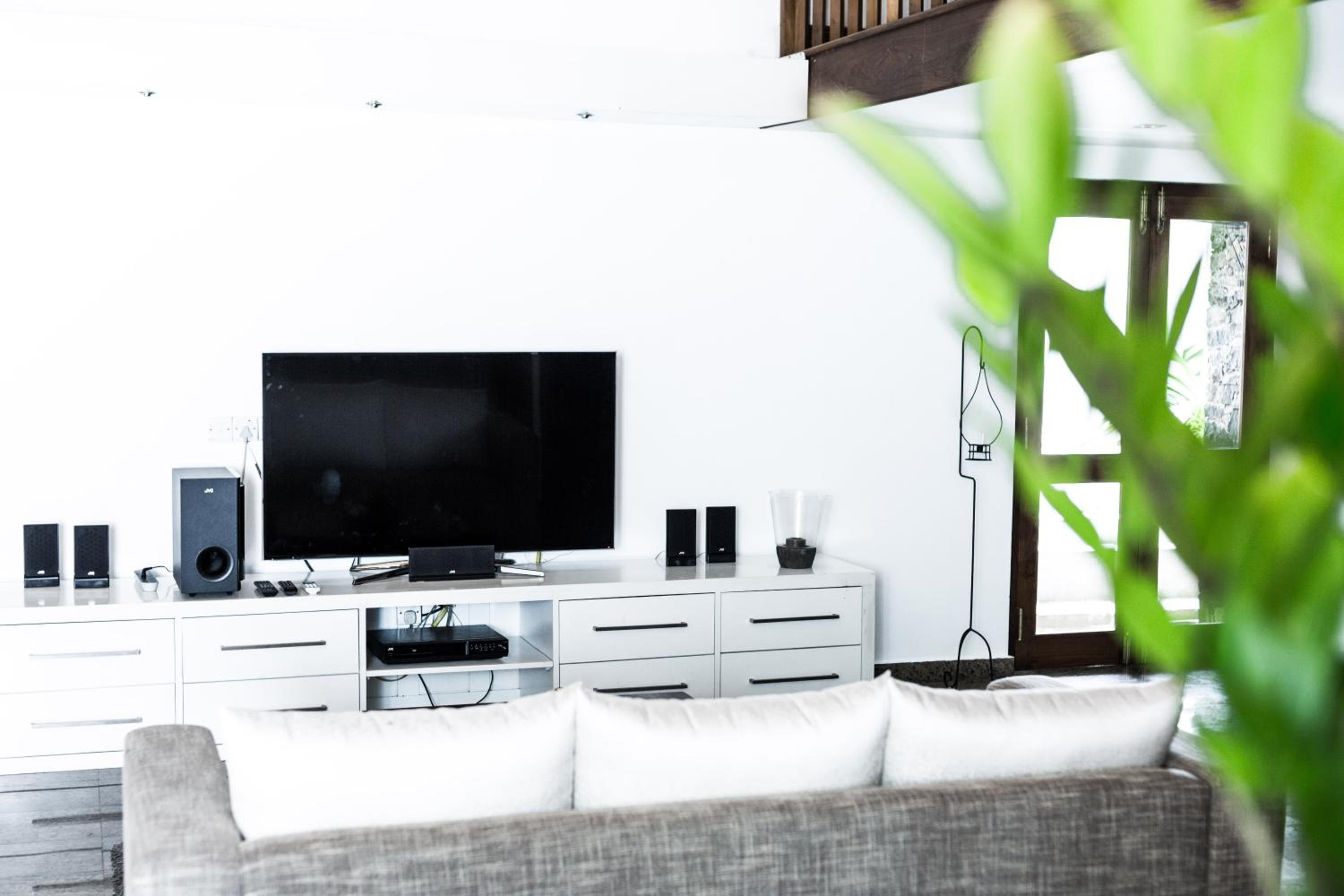 Villa White Queen Resort & Spa