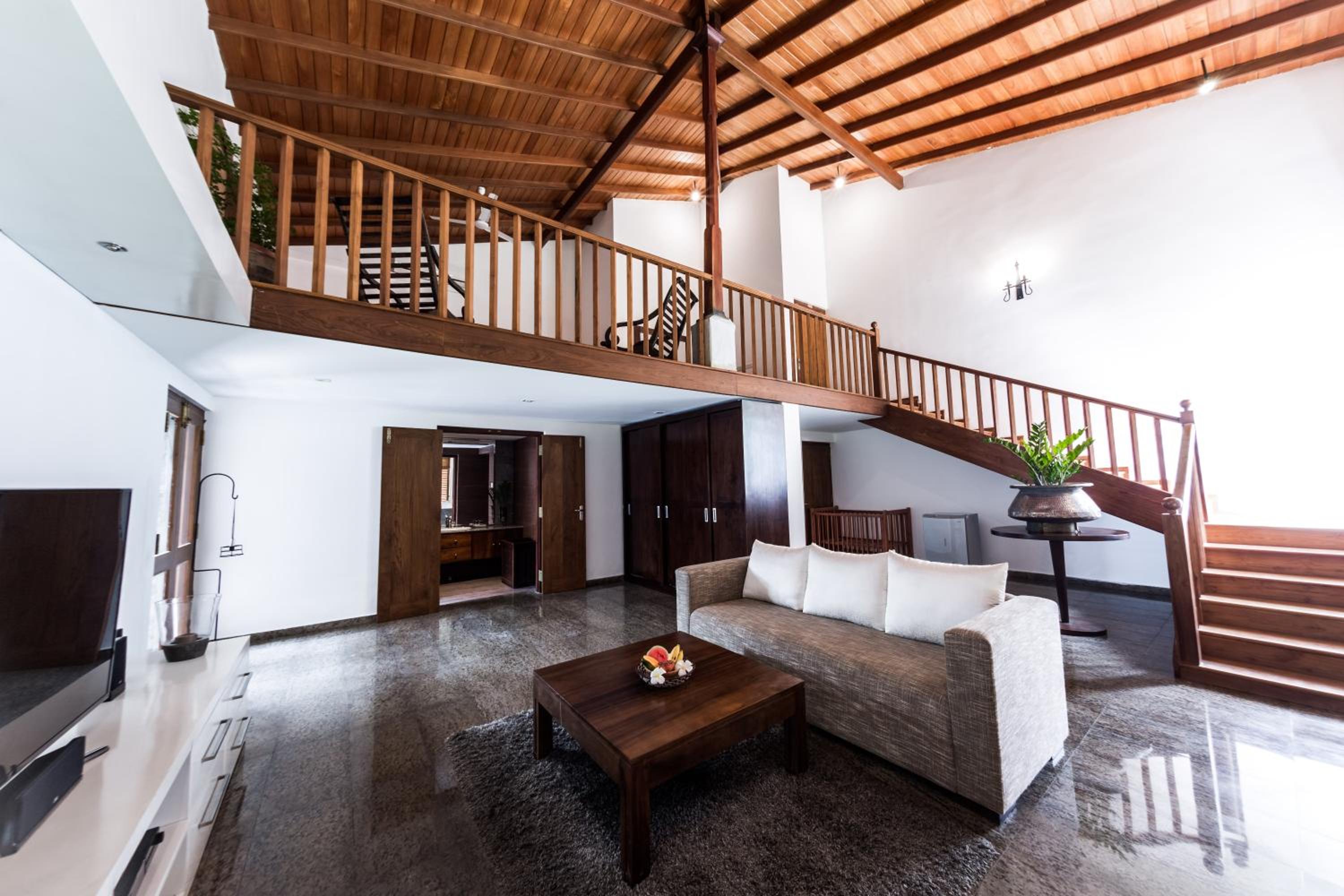 Villa White Queen Resort & Spa