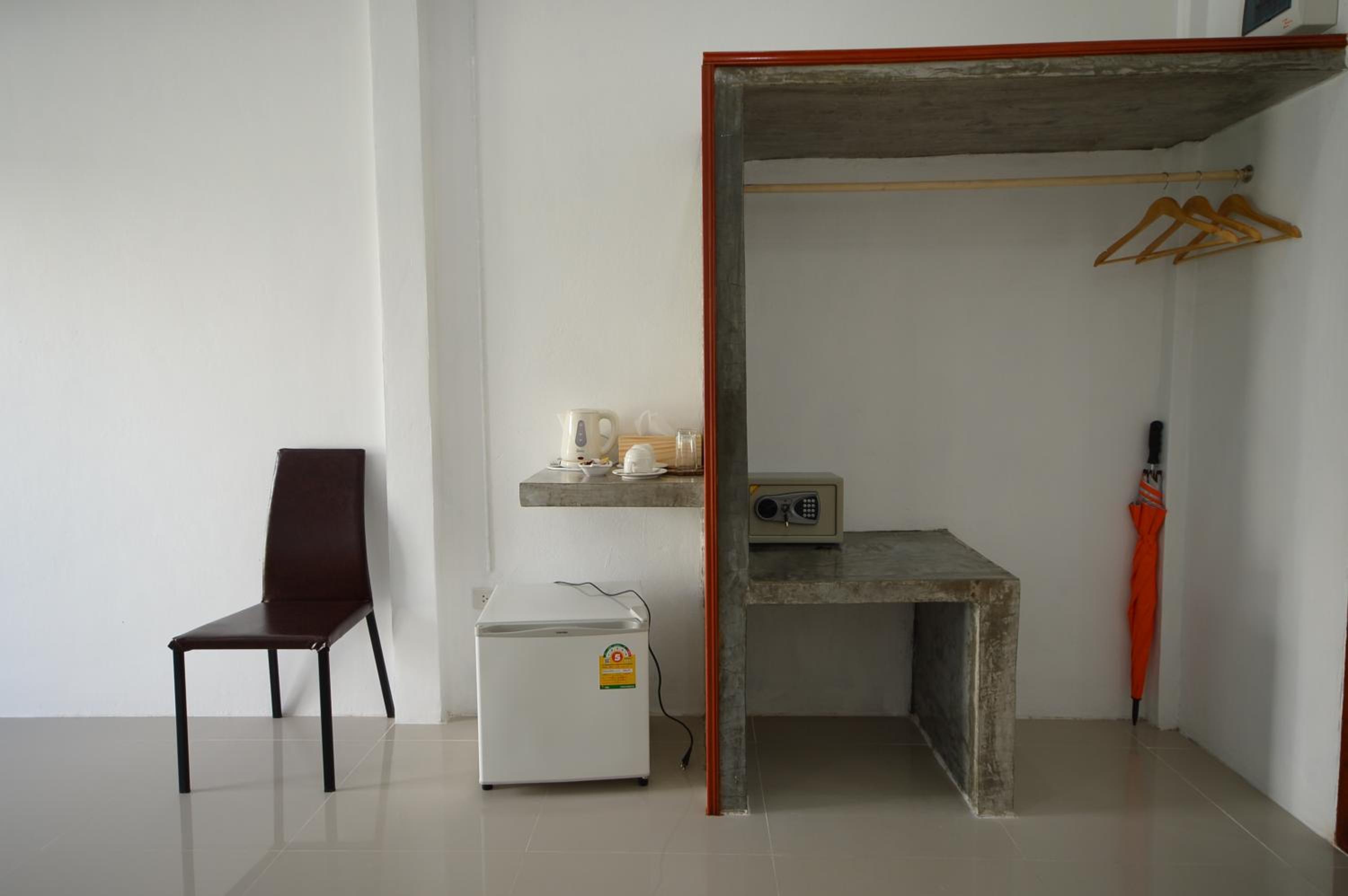 Photo 12