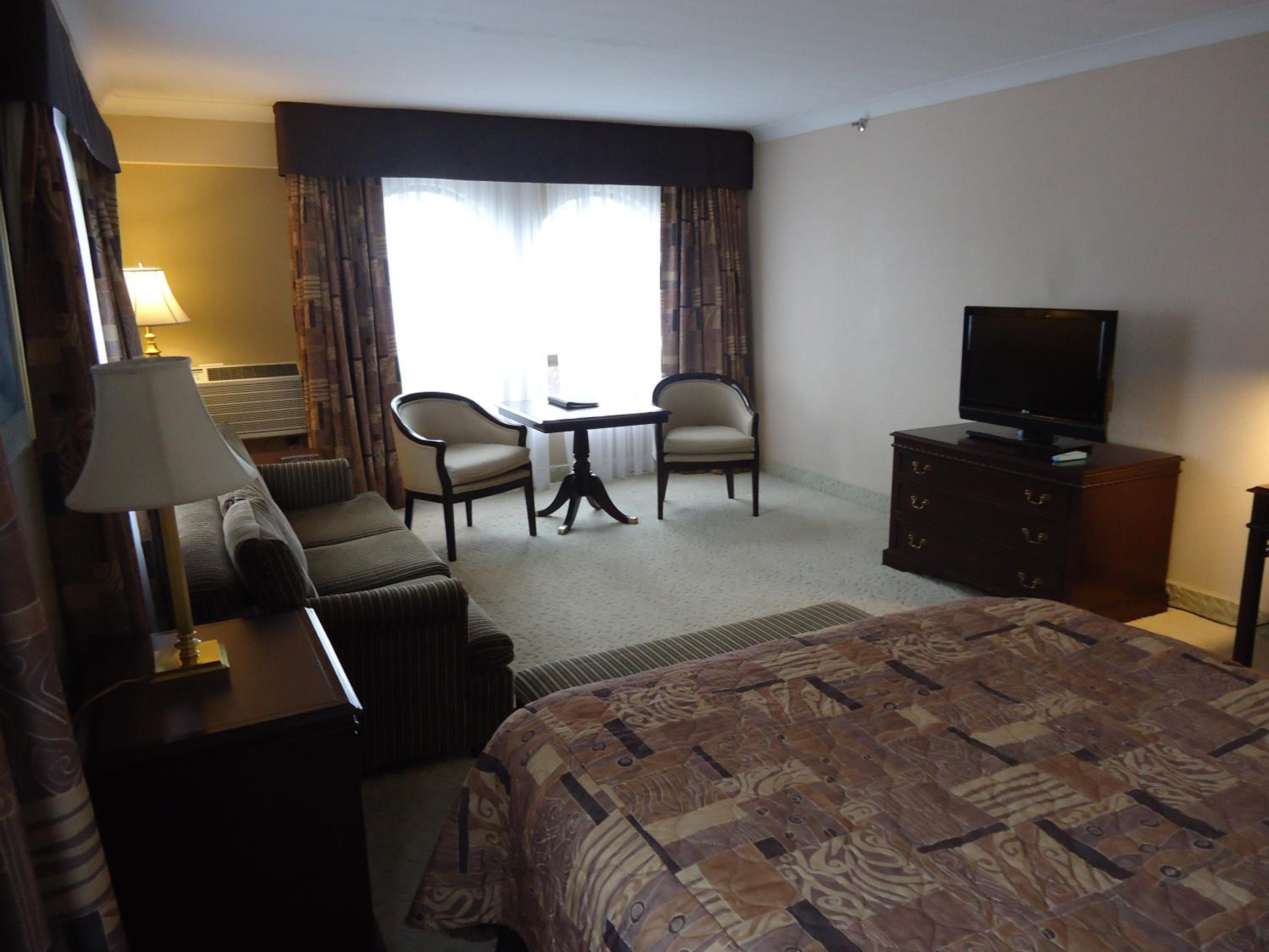 Fredericton Vacations - The Fredericton Inn - Property Image 1