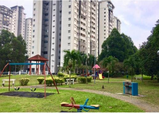 Cozy Little Room at Suria Kipark Damansara Apartment with Fully Equipped Kitchen and Laundry