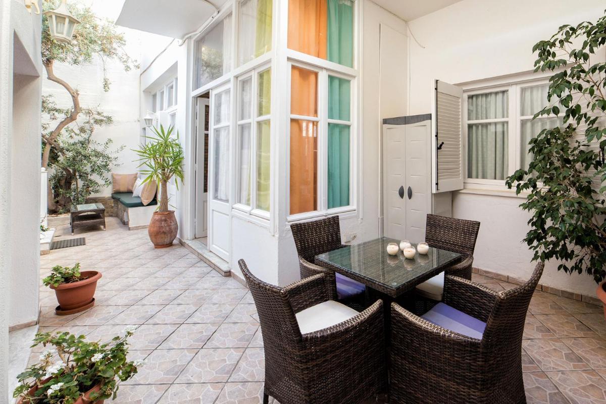 Town House for 6-16 photo 2