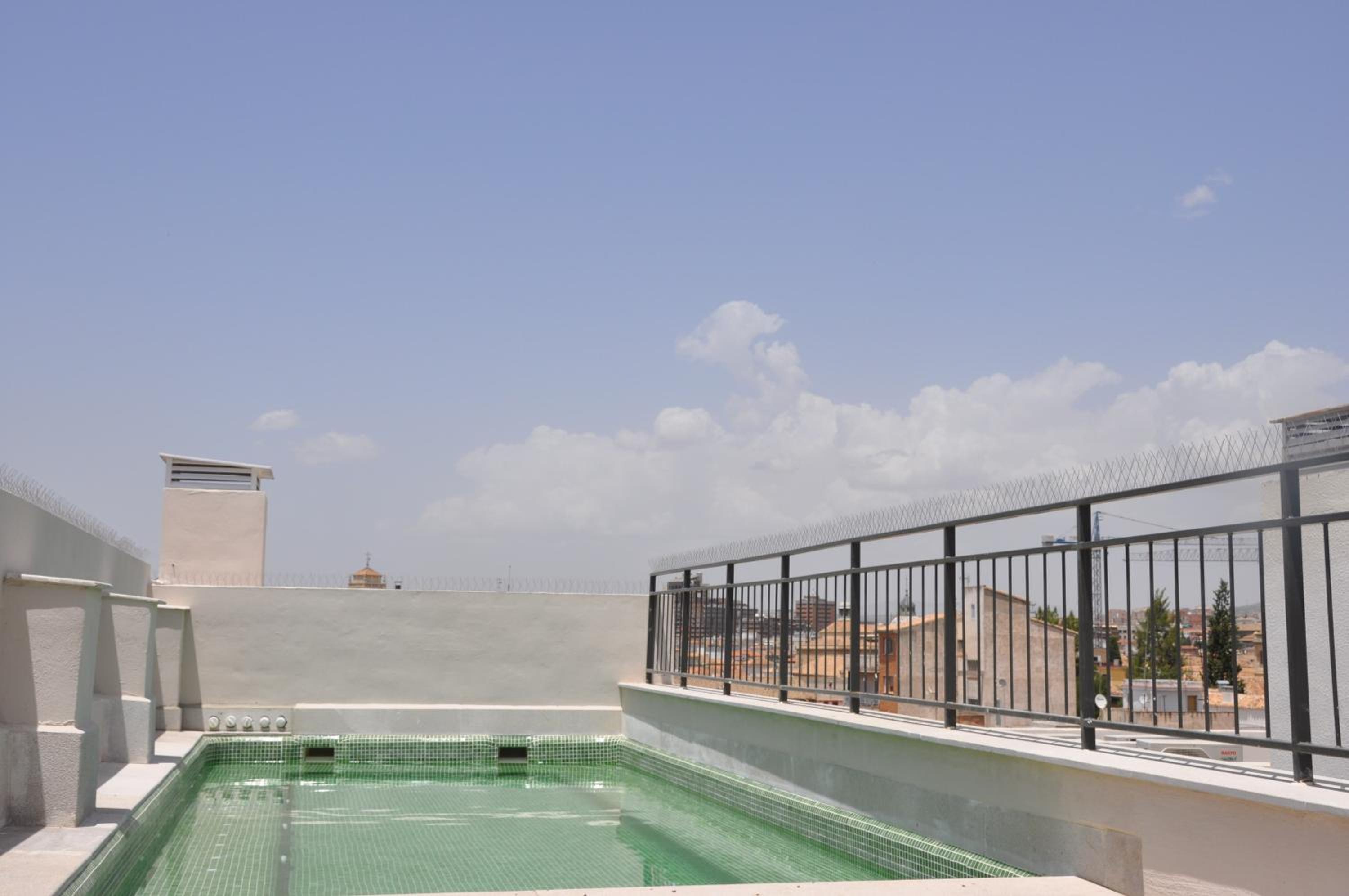 Central Deluxe Apartments