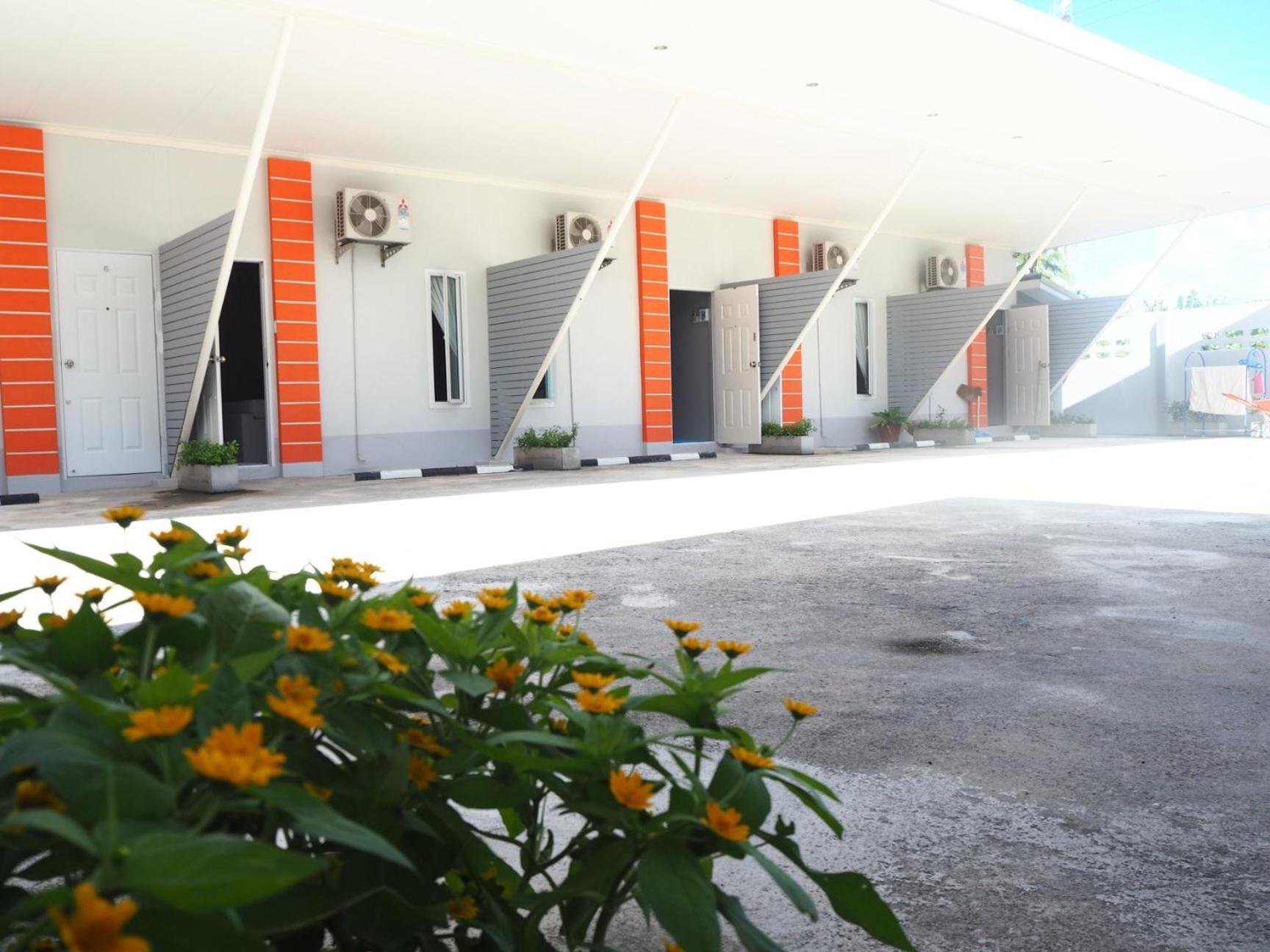 Hotel Sichon Modern House Hotel - Image 1