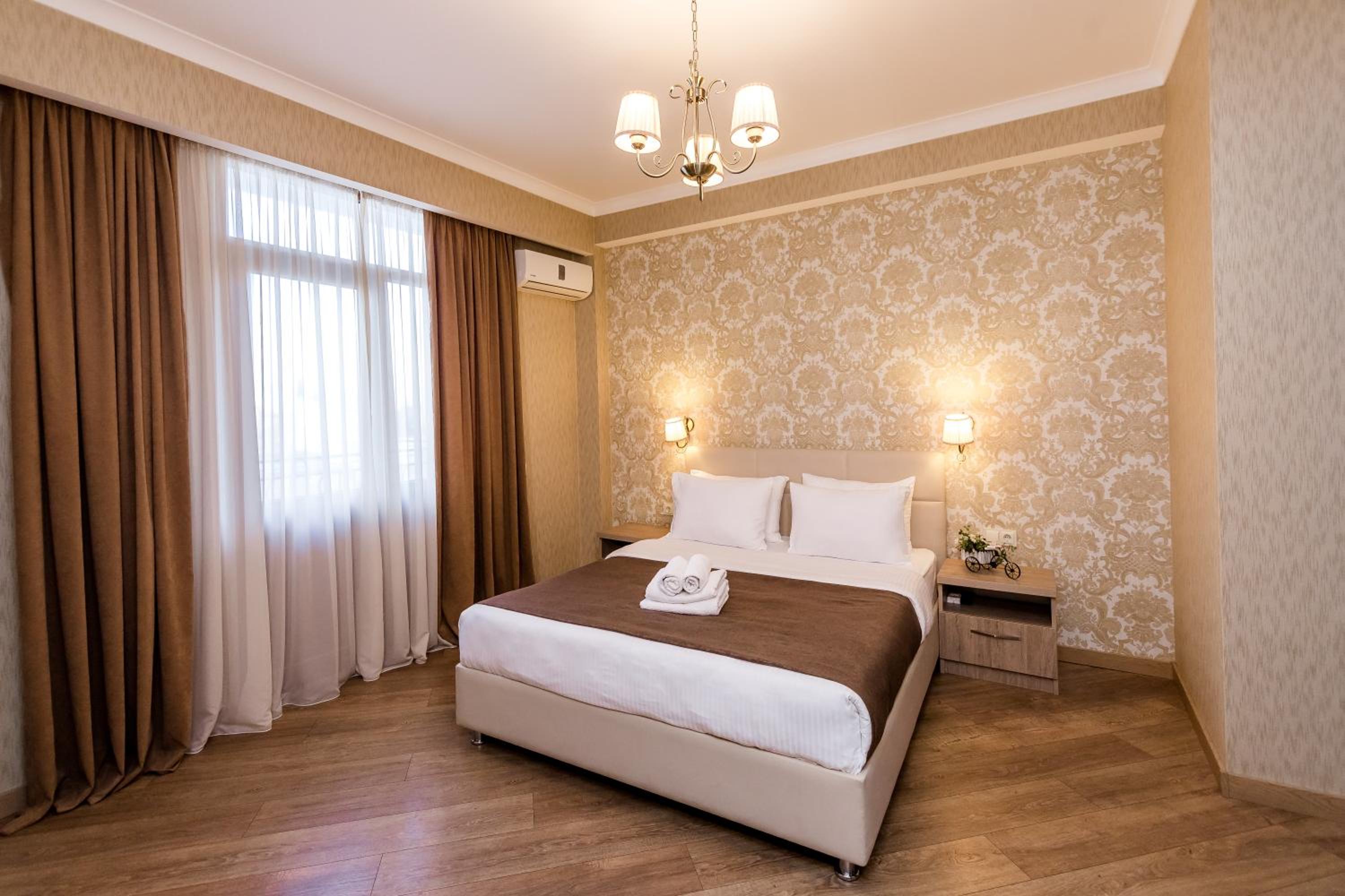 Dat Exx Apartments