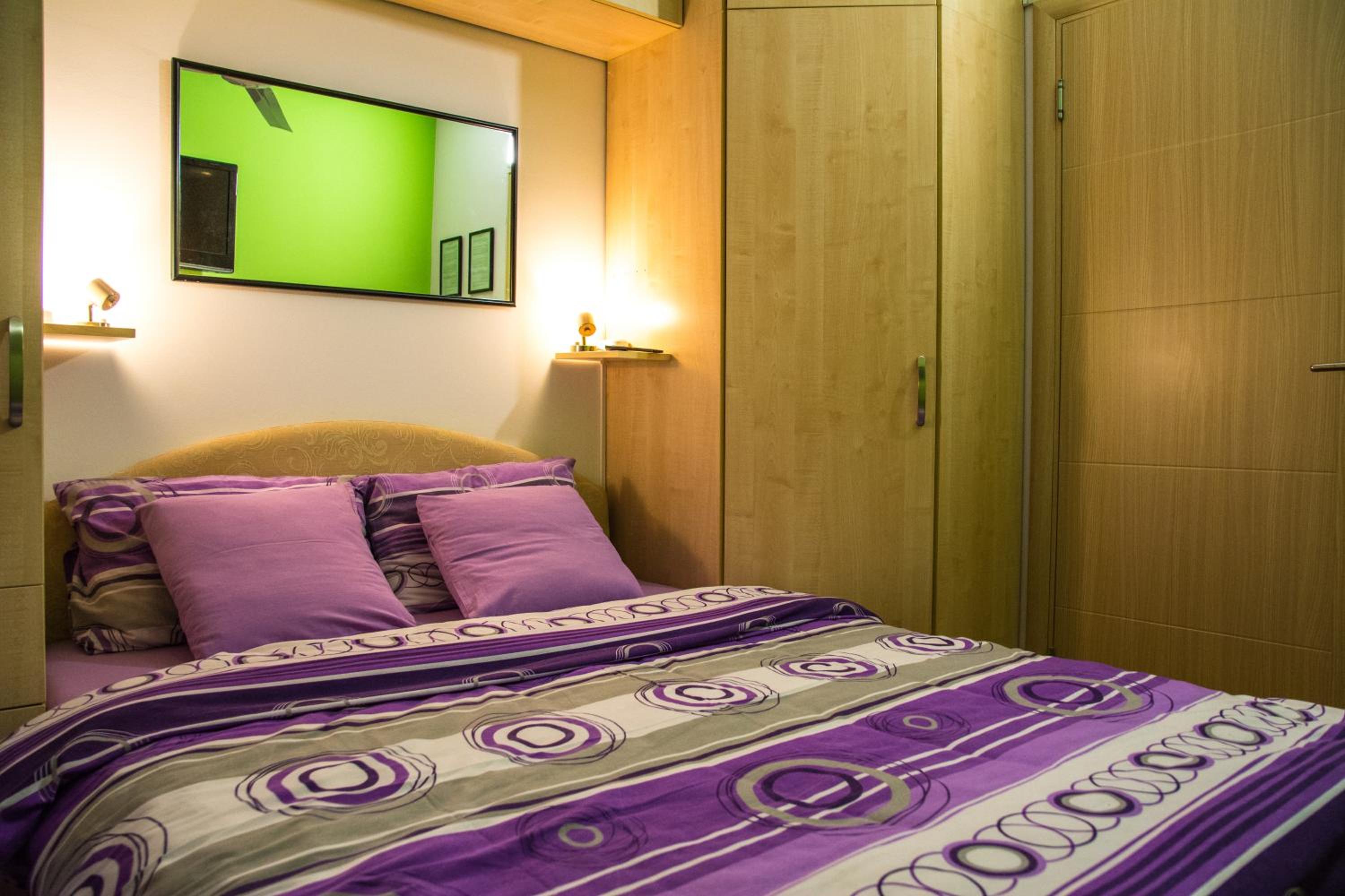 Rooms And Apartments S
