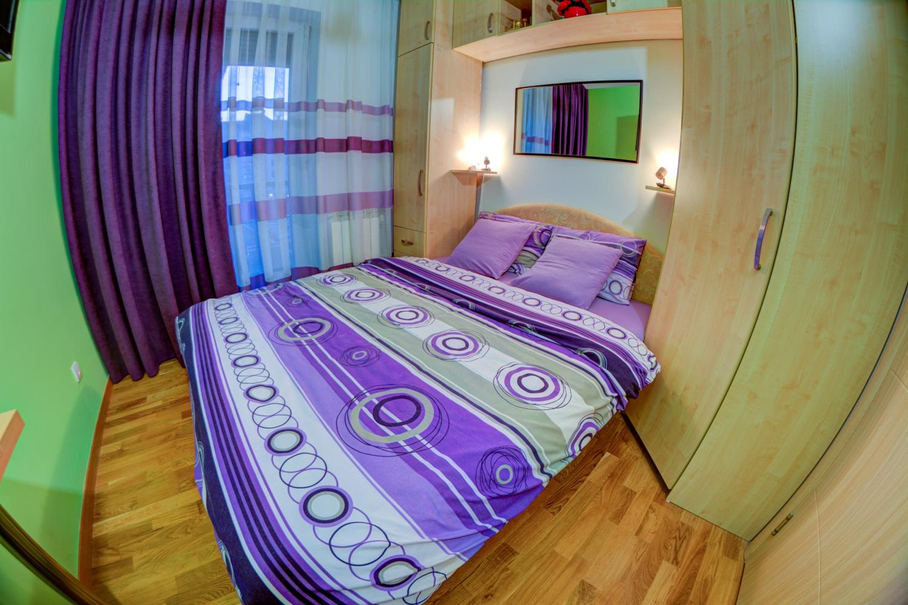 Rooms And Apartments S
