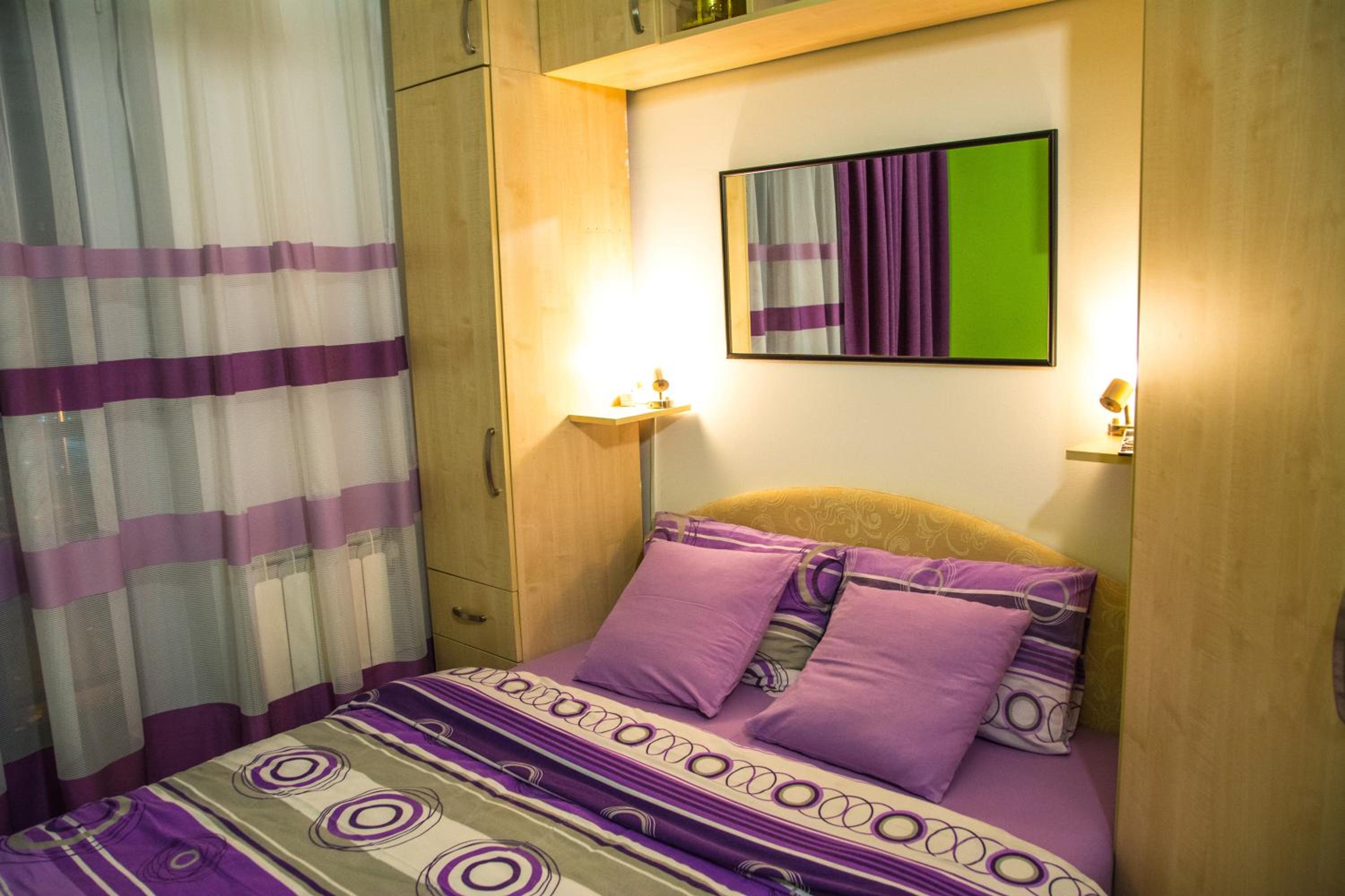 Rooms And Apartments S