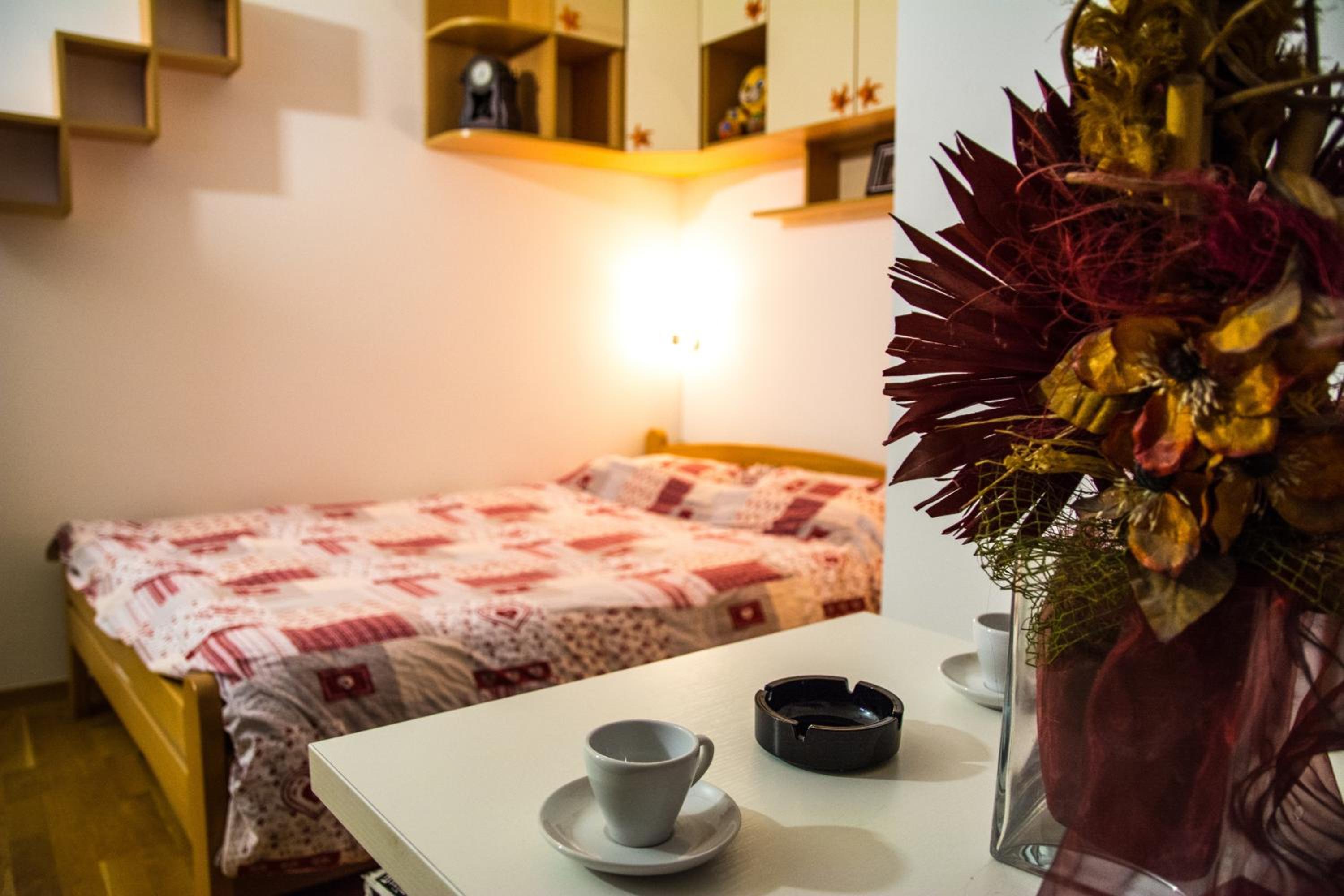 Rooms And Apartments S
