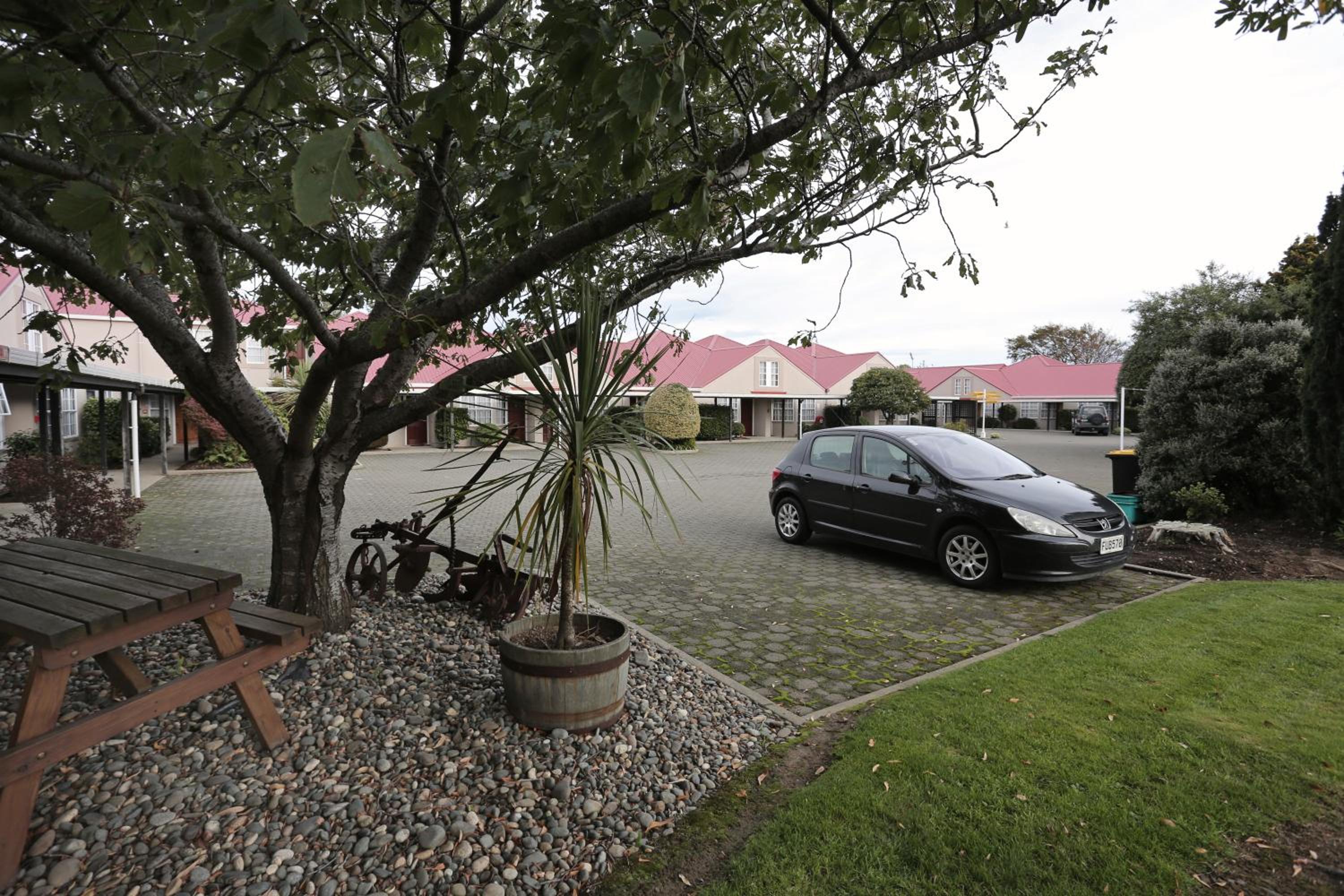 Balmoral Lodge Motel view 4