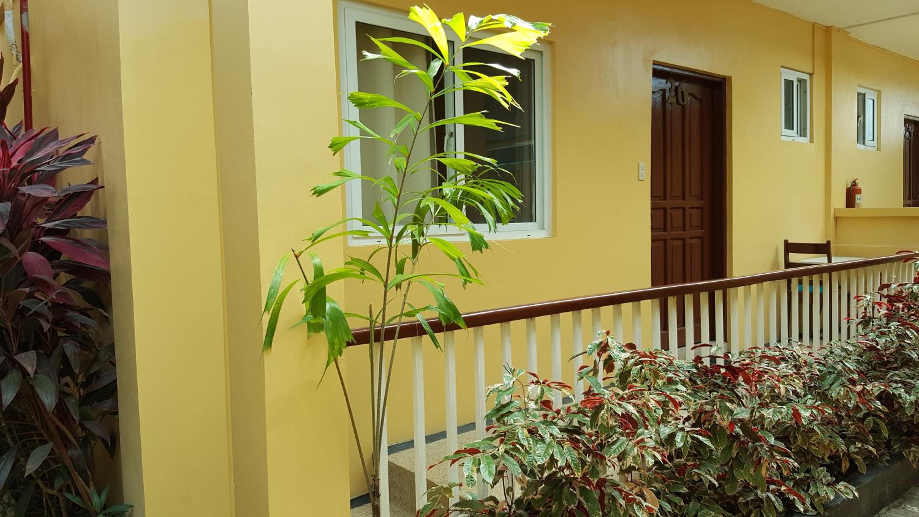 Blue Lagoon Inn & Suites