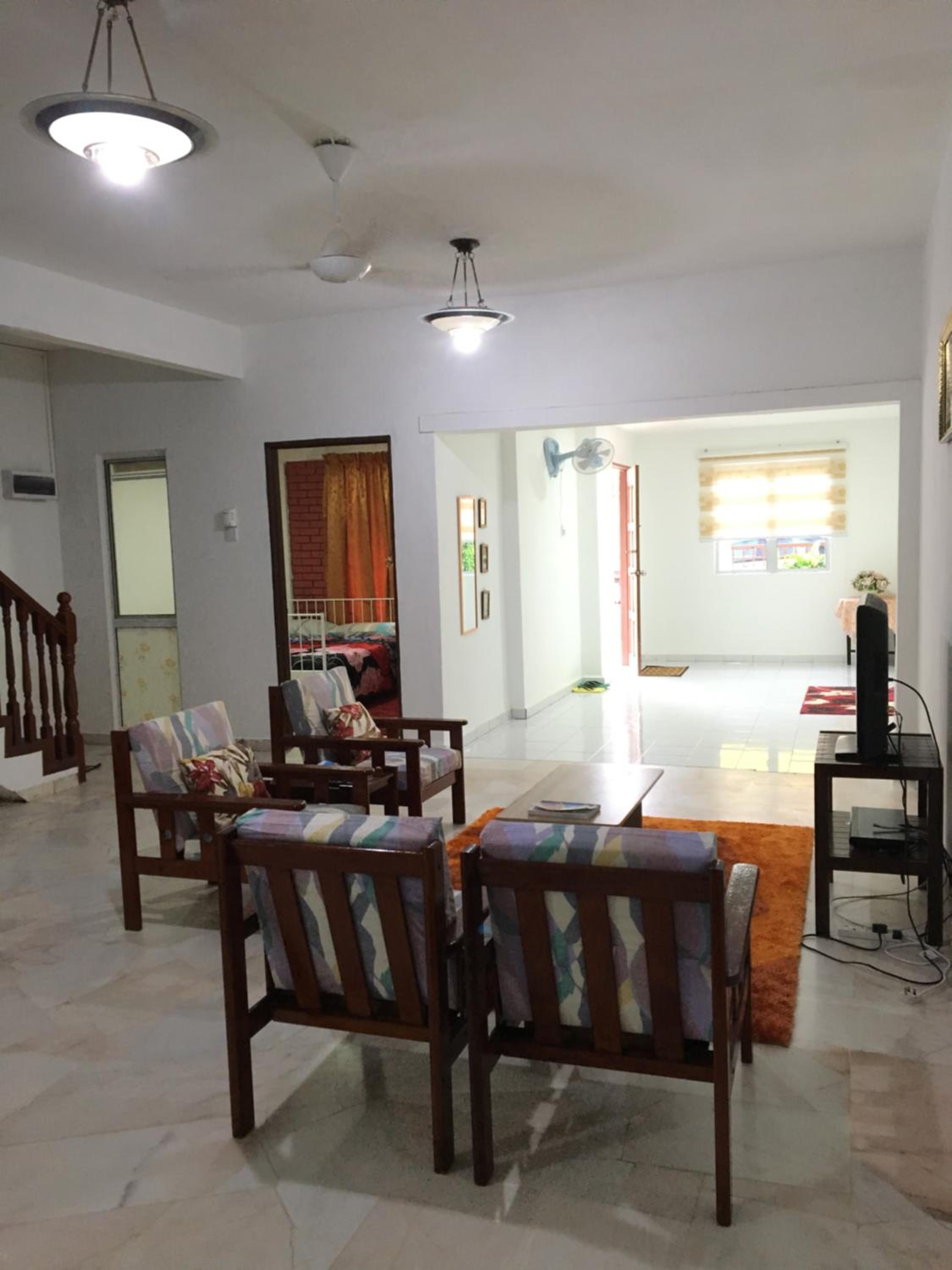 RB Double Storey Bandar Tasik Selatan Homestay