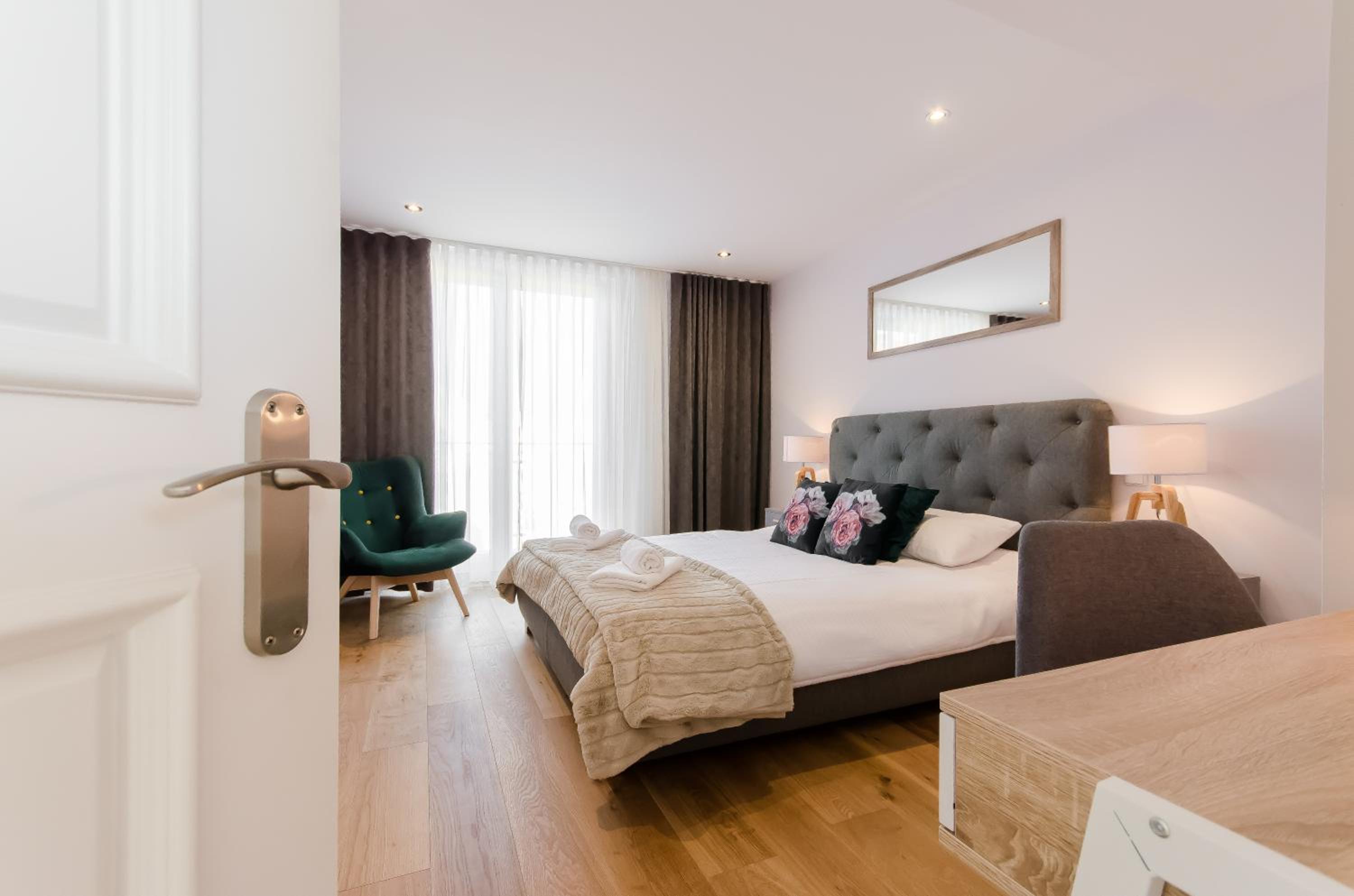 Kazimierz Penthouse with private terrace