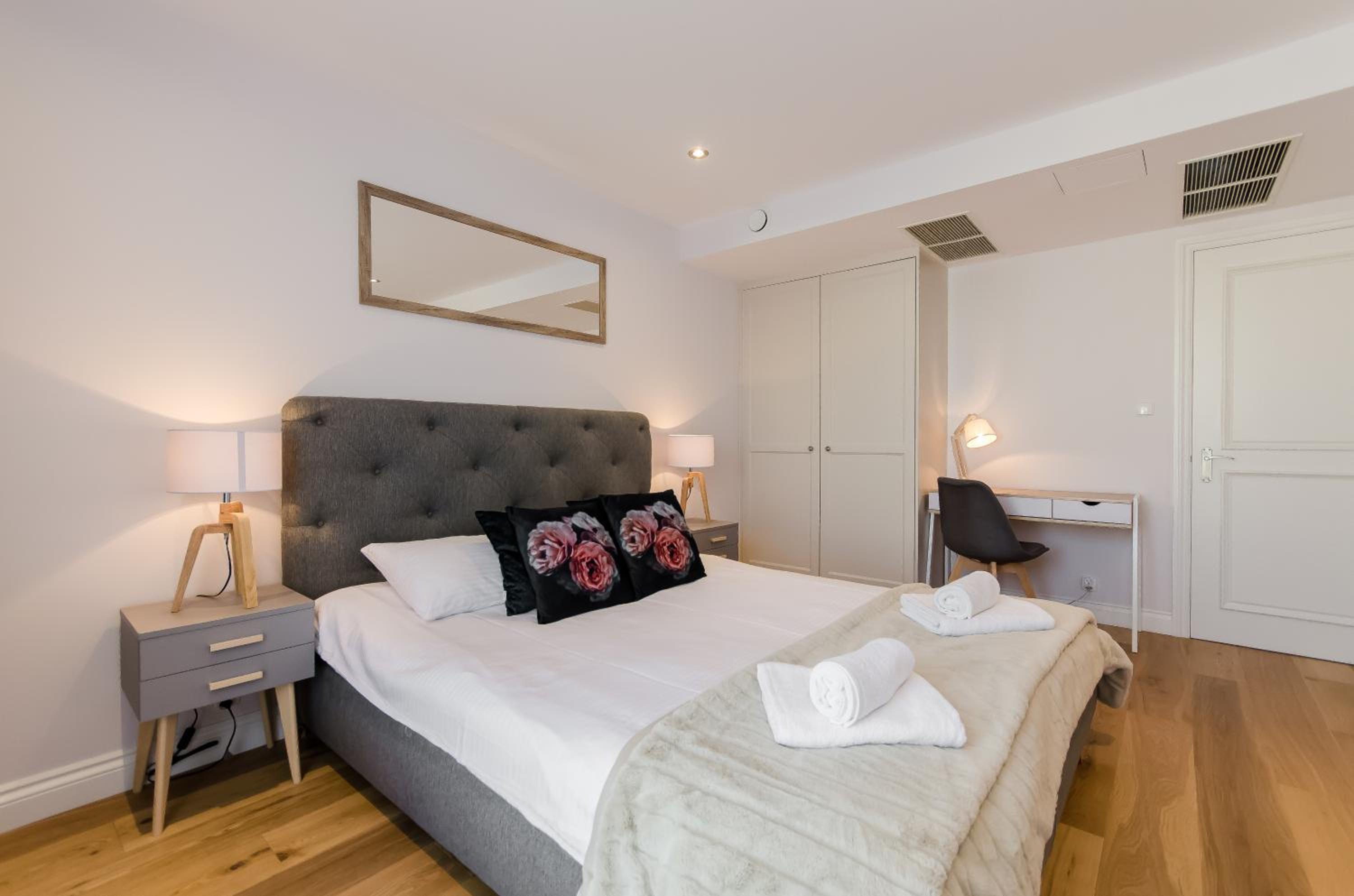 Kazimierz Penthouse with private terrace