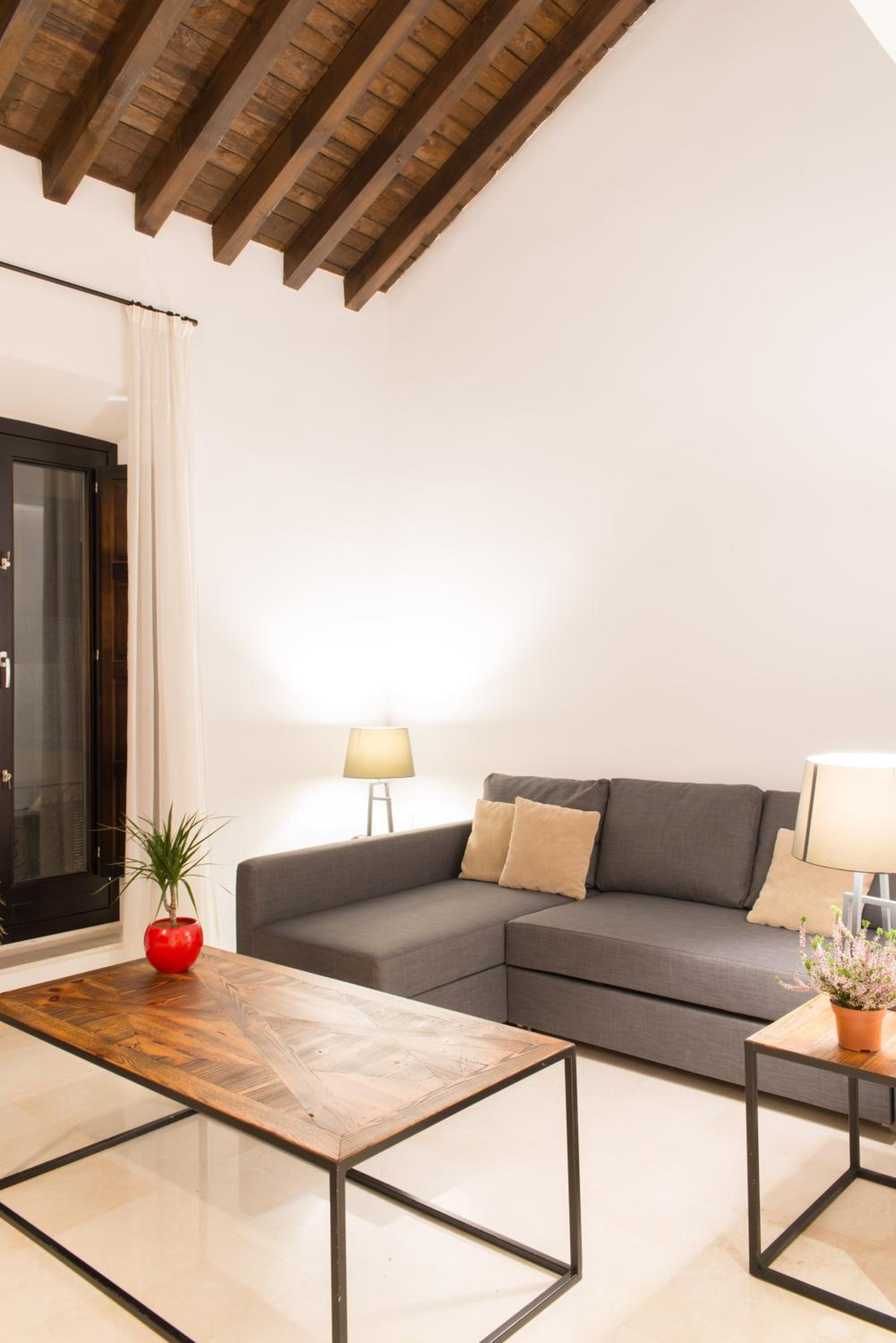 Suites Campo del Príncipe by Maxi Hoteles