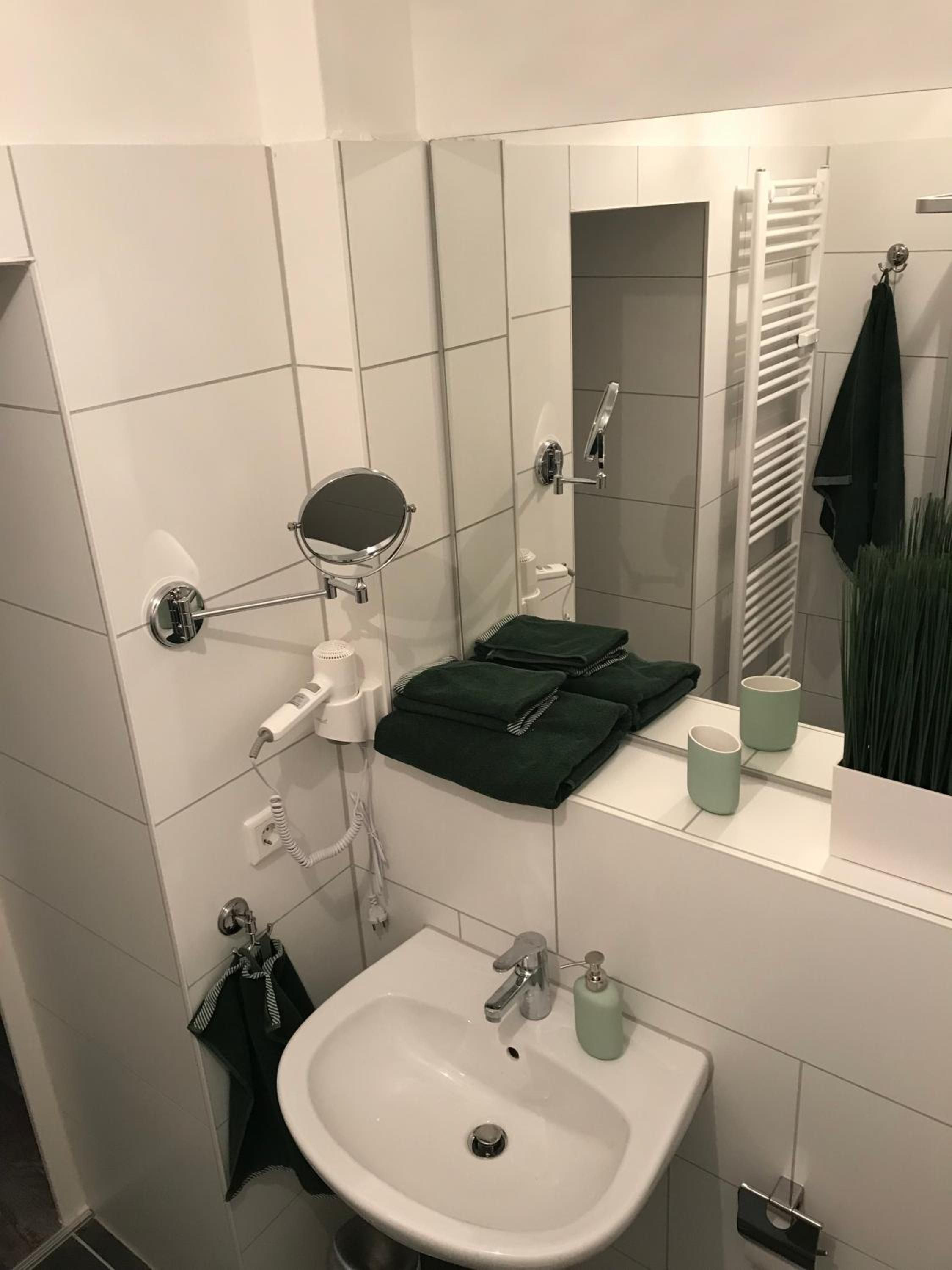 Zimmer 1 view 2