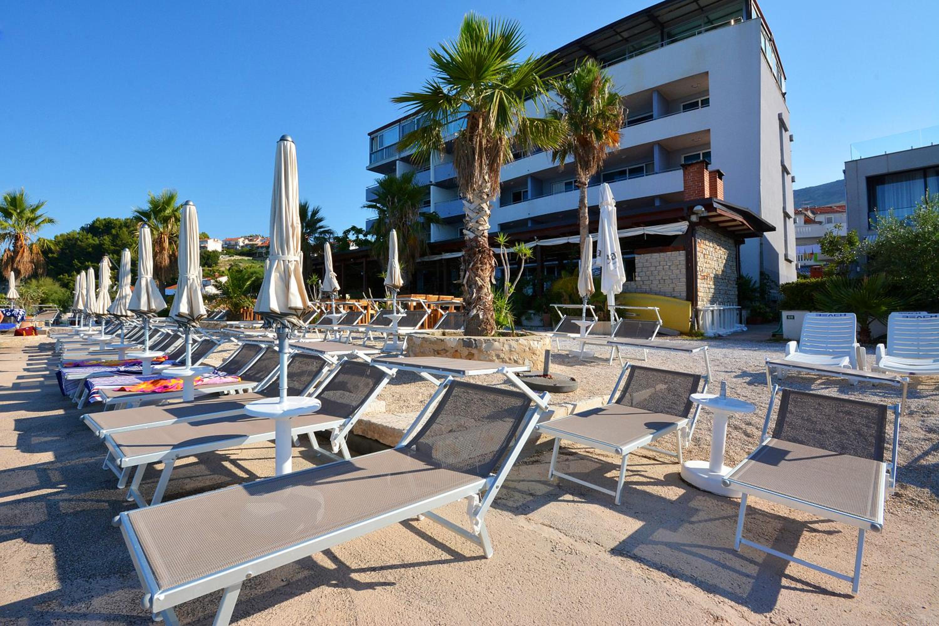 Jona Rooms Podstrana