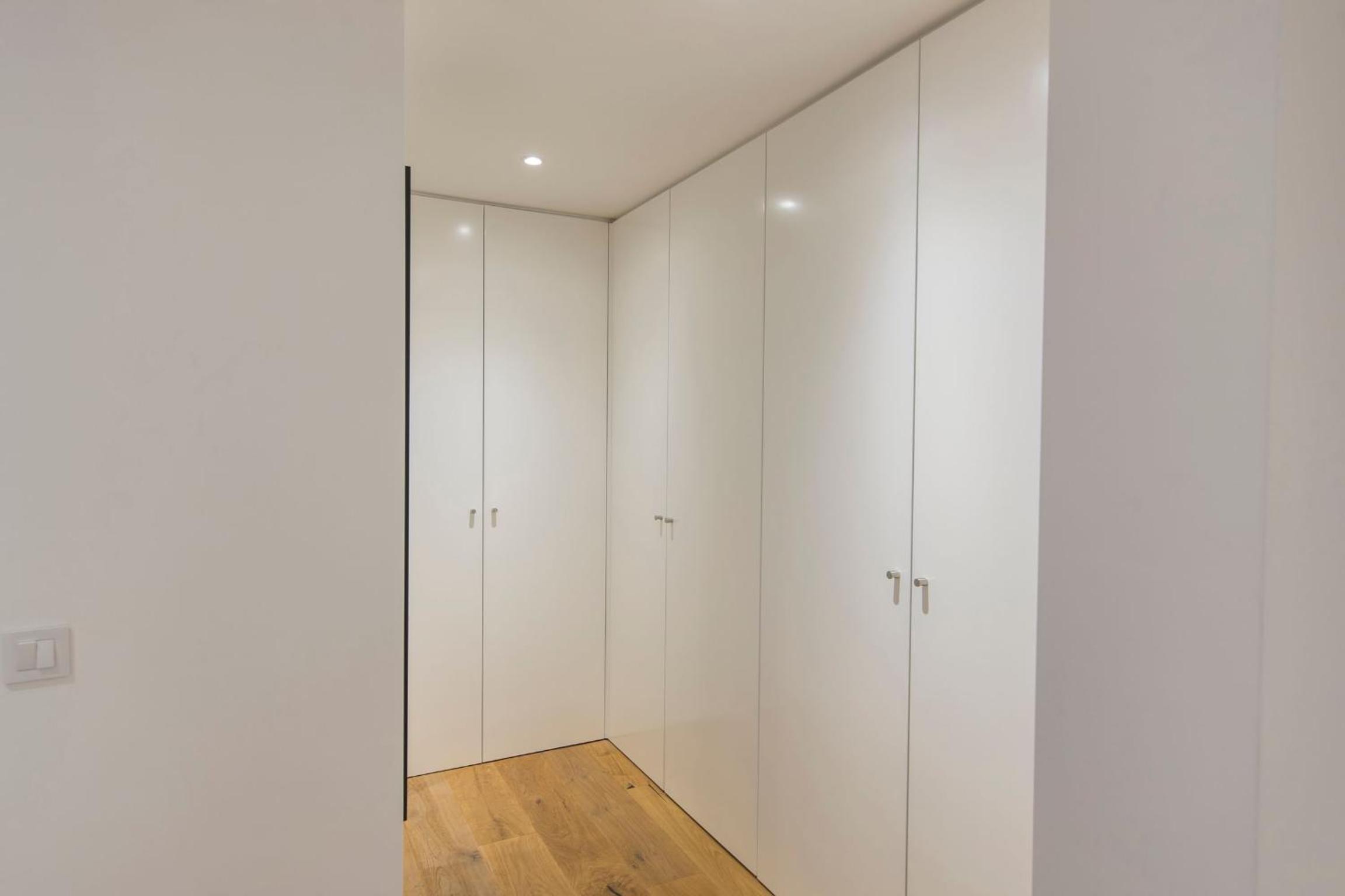 Modern and Colourful Flat in Graça by LovelyStay view 4