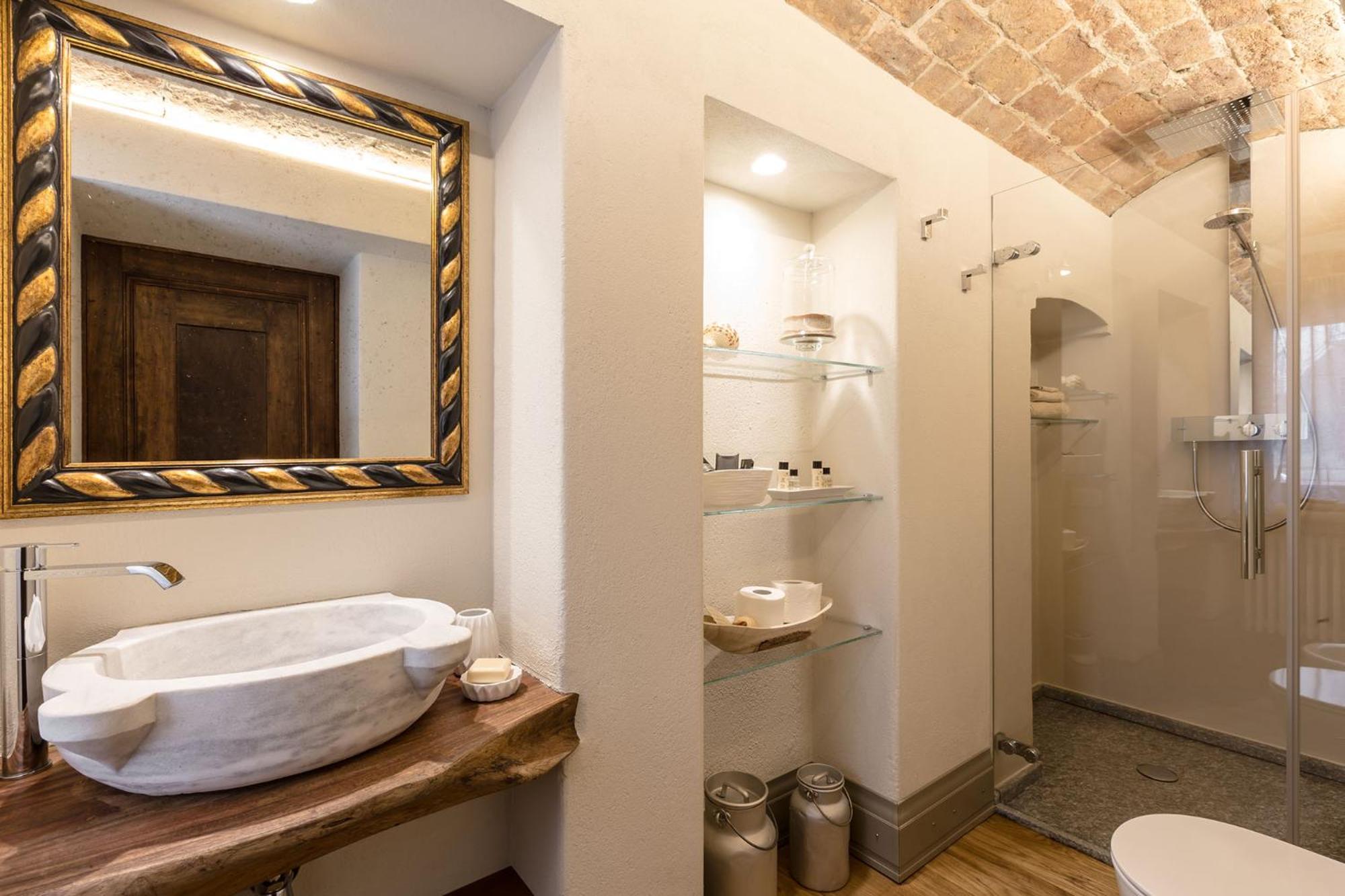 Egodomus en Asti — bathroom