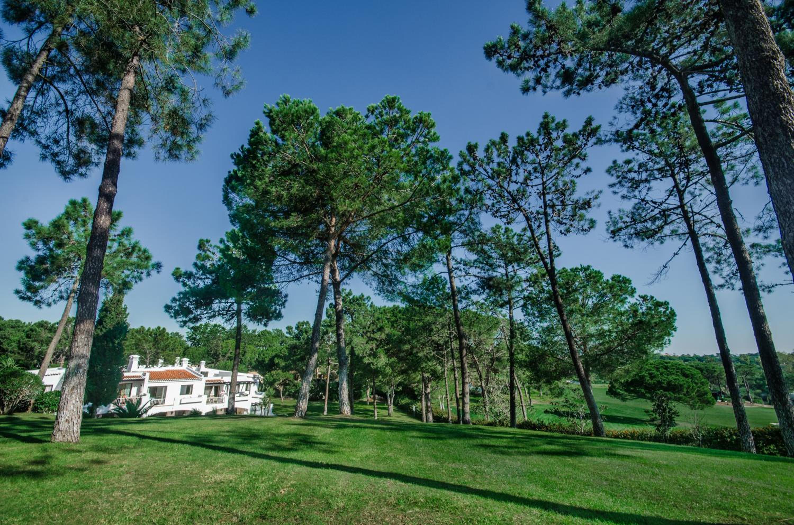 Four Seasons Country Club