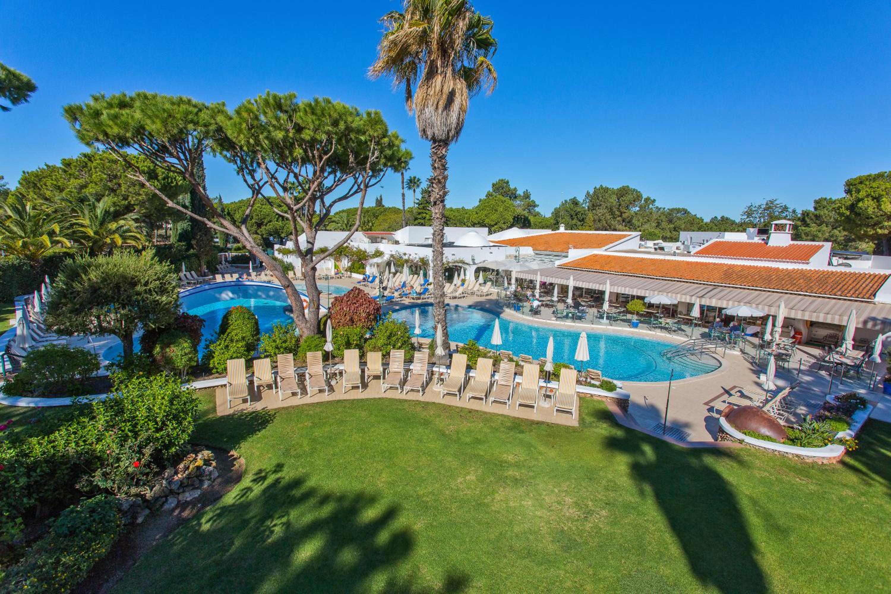 Four Seasons Country Club