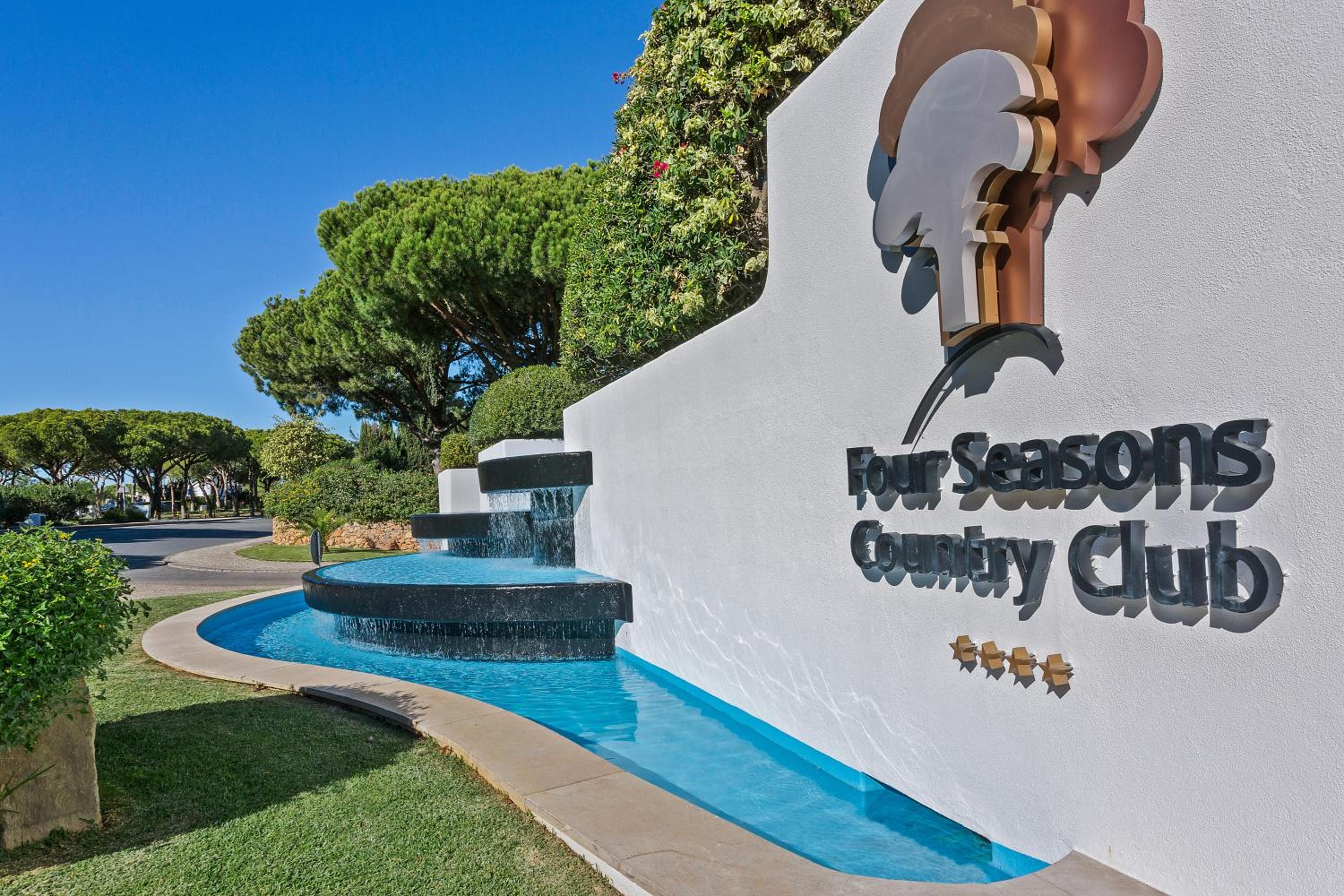 Four Seasons Country Club