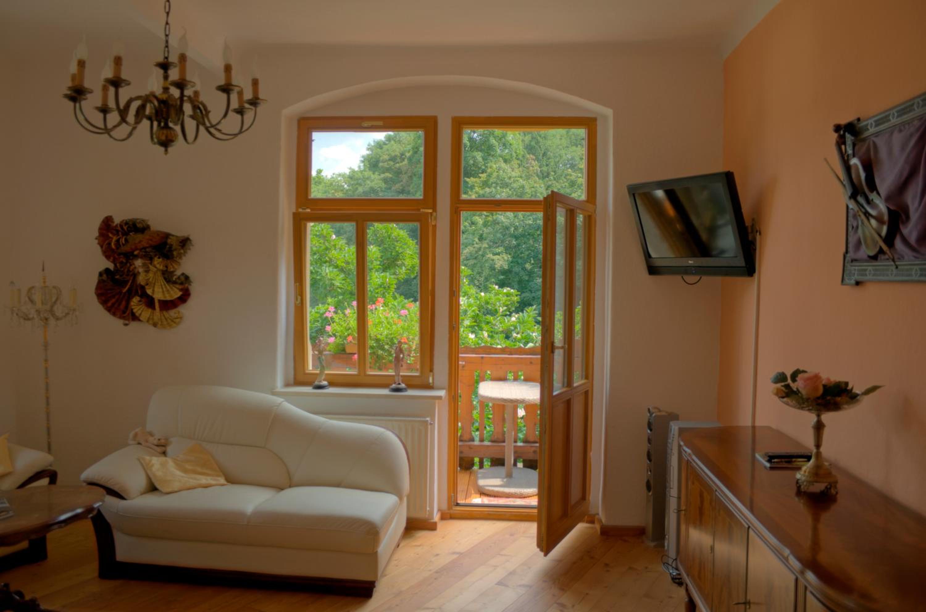 Domizil Adler en Dresden — balance & terrace