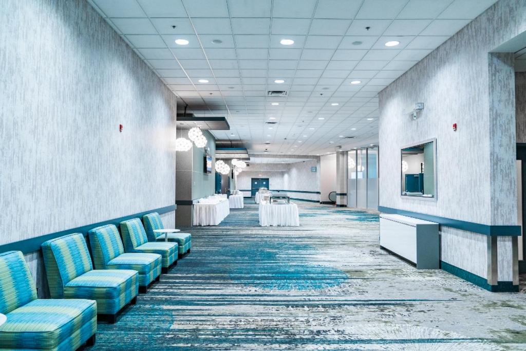 Langley Vacations - Coast Hotel  Convention Centre - Property Image 4
