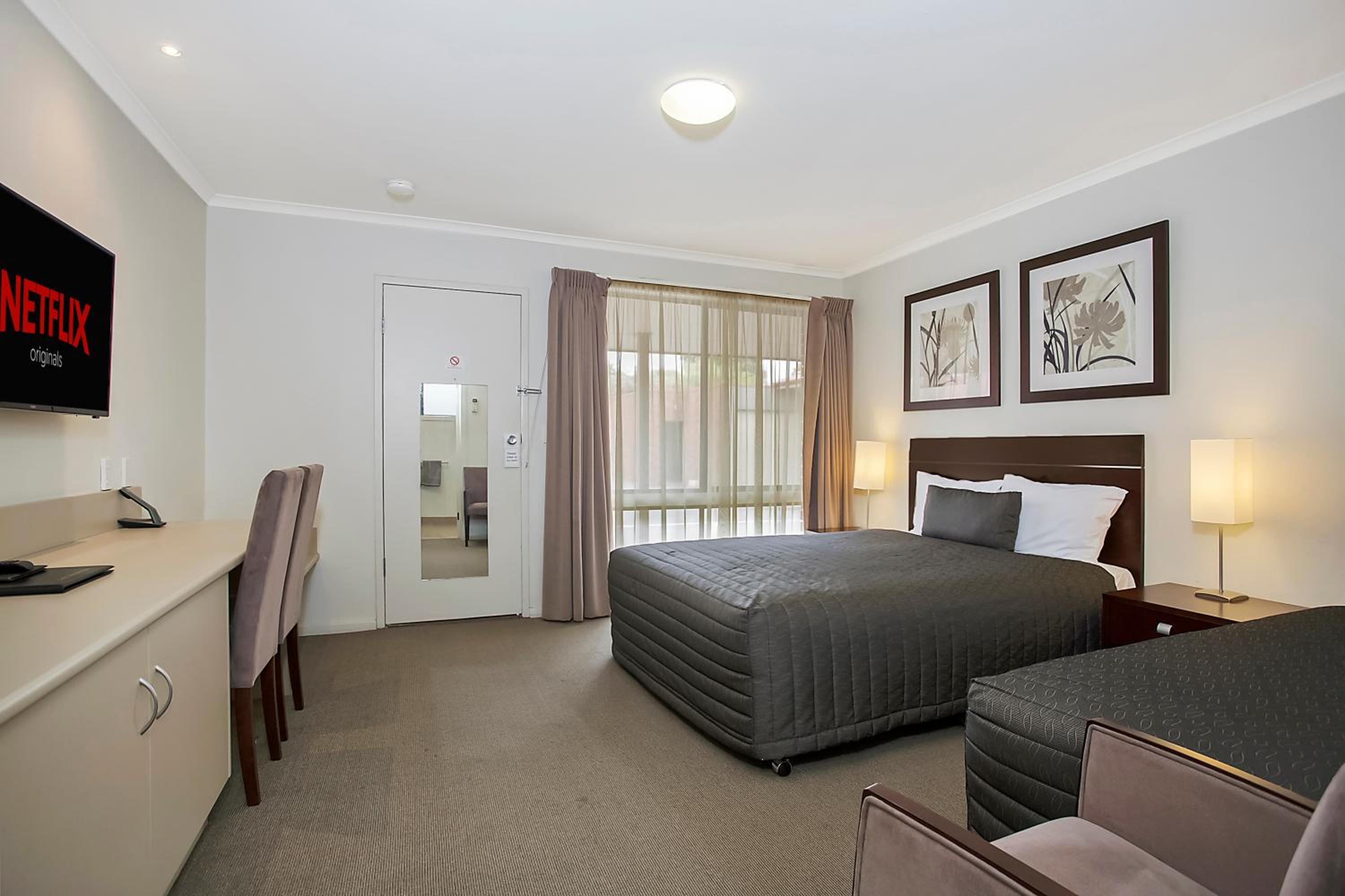 Warrnambool Vacations - Elm Tree Motel - Property Image 1
