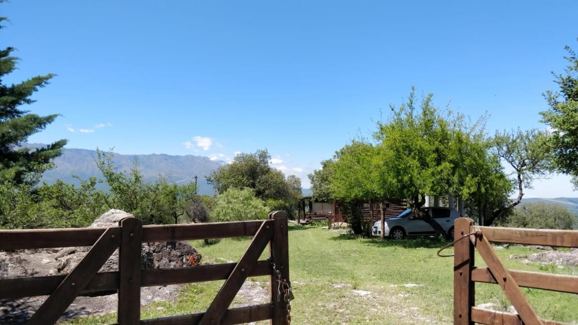 Cabaña de Troncos en la montaña