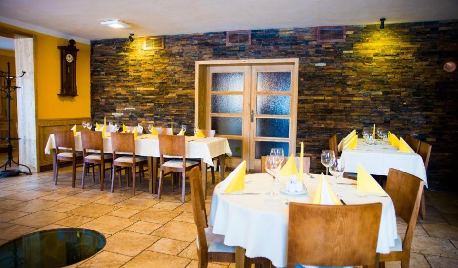 Penzion - Restaurace Na Mýtě