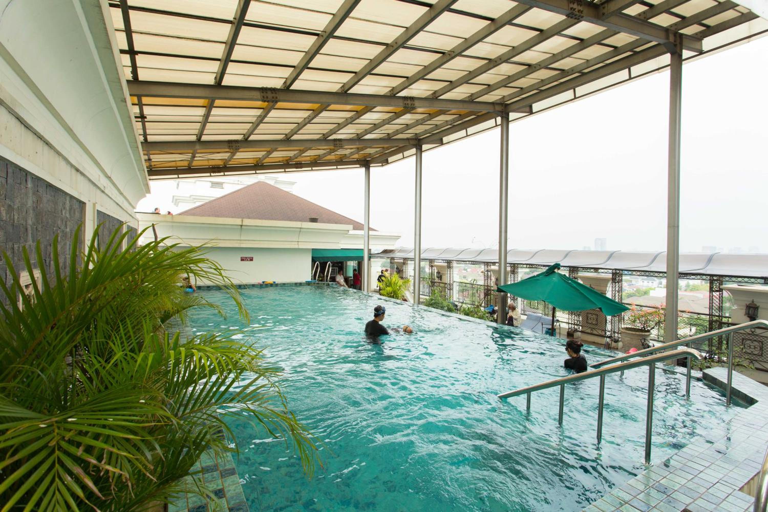 Roosseno Plaza Serviced Apartment view 5
