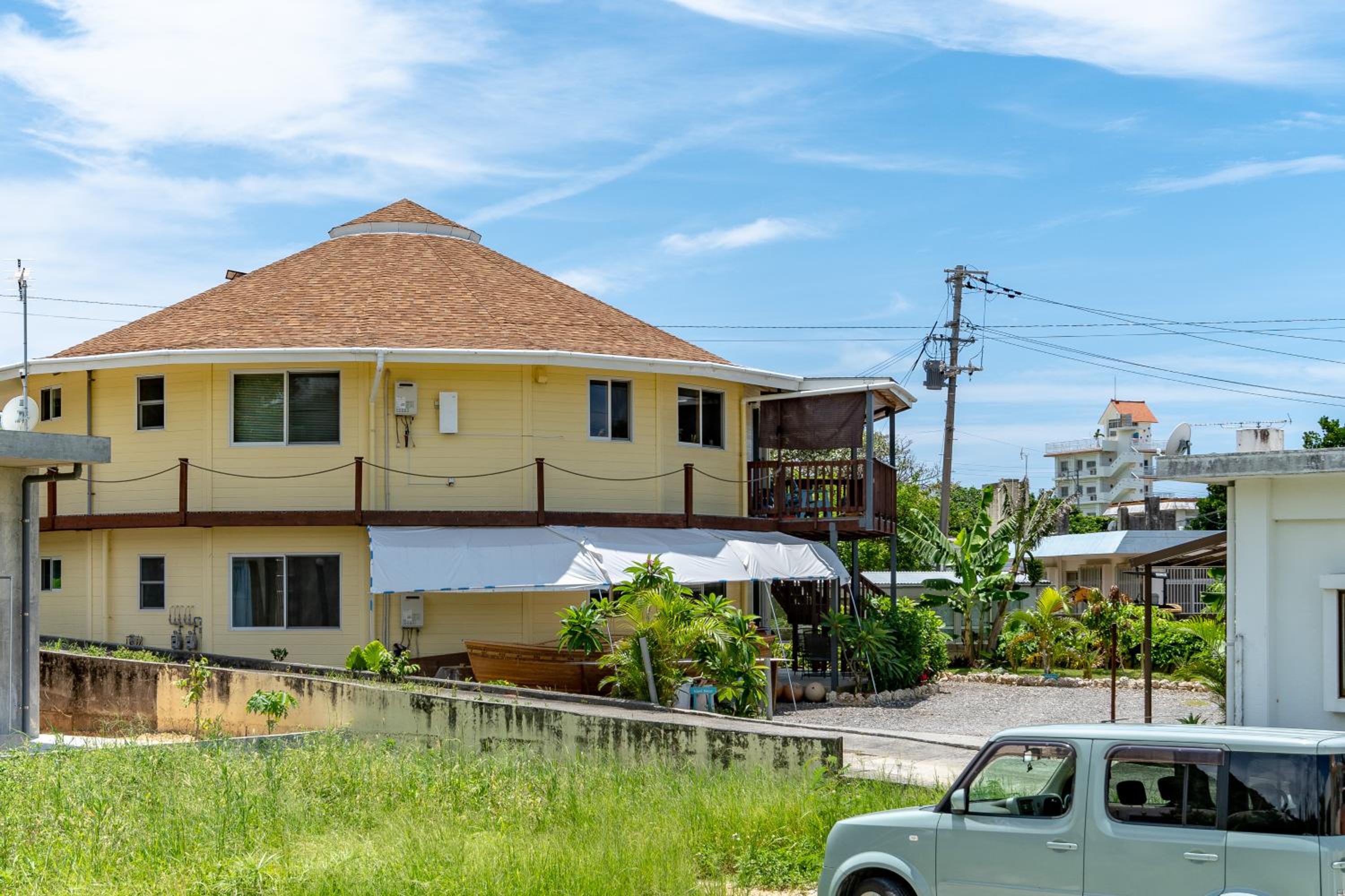 Hotel Island Breeze - Round House with BBQ - Wooden Hot Tub - Beach - Image 1