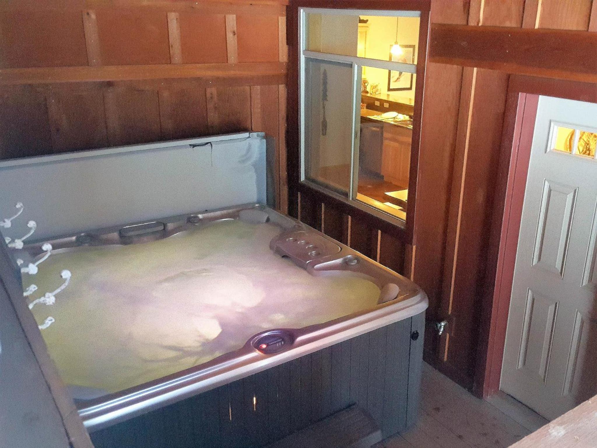 Spacious Sandpoint Chalet with Hot Tub Views view 4