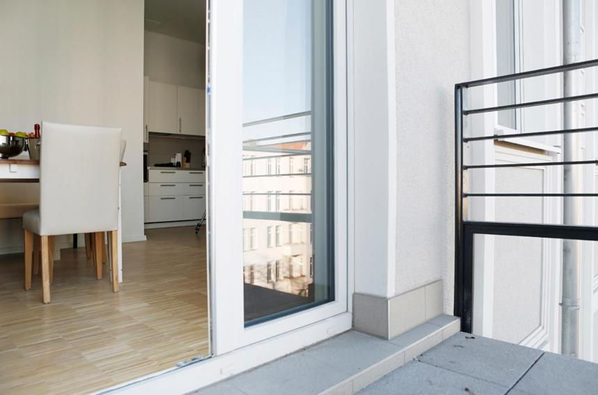SC 03 by ROCKCHAIR Apartments l SUPERHOST Status l 2 Bedrooms Boxspringbeds Balcony Elevator - Cozy Family & Business Flair welcomes you!