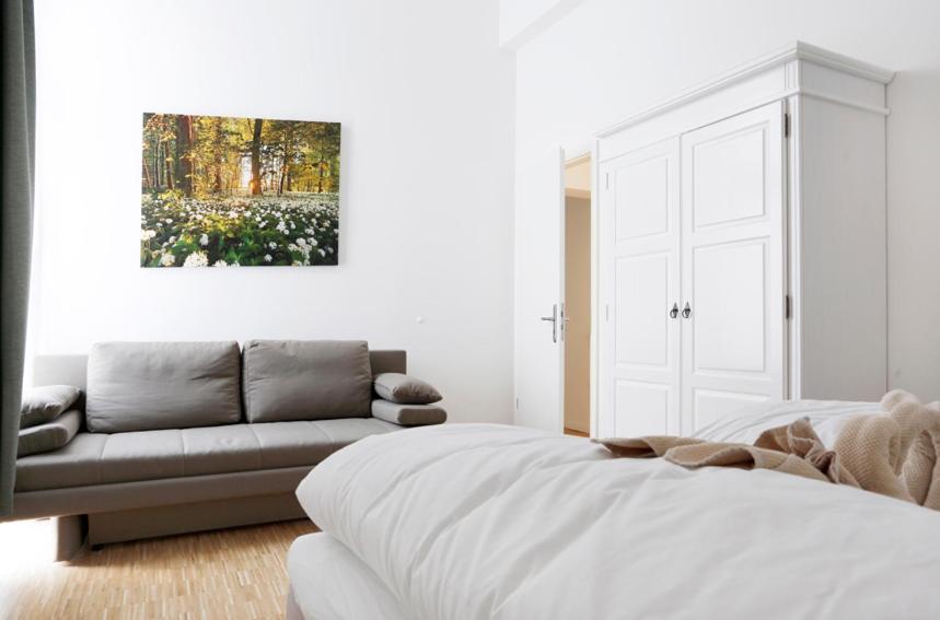 SC 04 by ROCKCHAIR Apartments l SUPERHOST Status l 4 Bedrooms Boxspringbeds 2 Bathrooms Balcony Elevator - Cozy Family & Business Flair welcomes you!